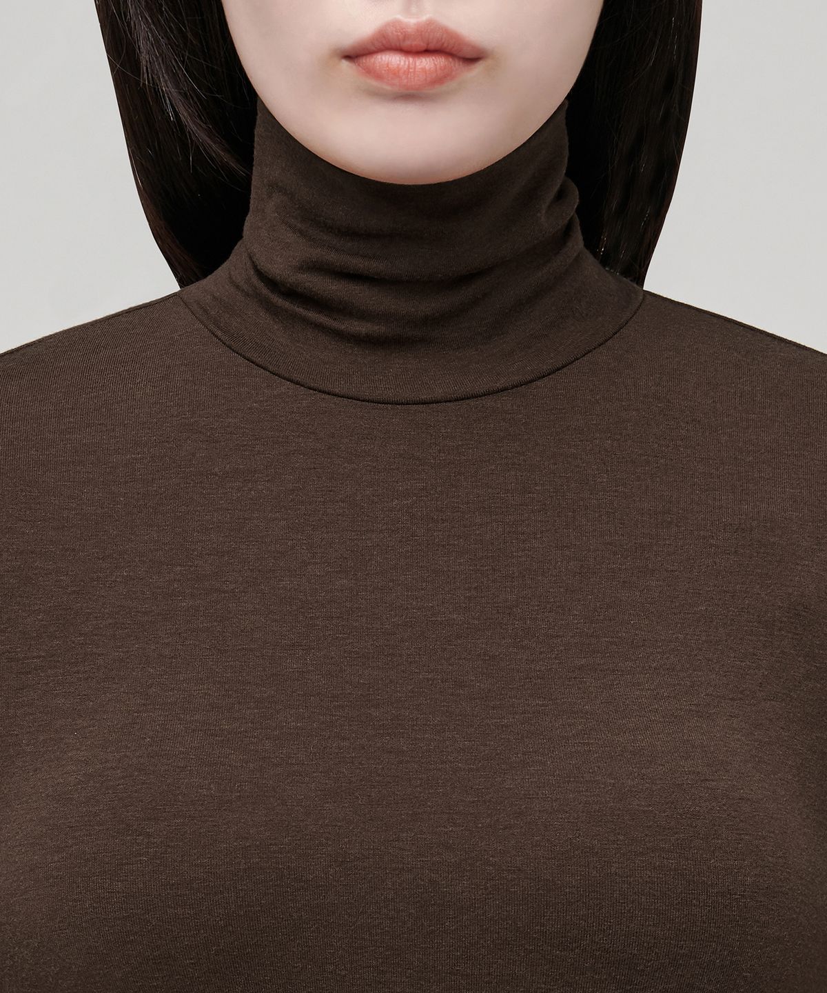 무신사 스탠다드 우먼(MUSINSA STANDARD WOMAN) 우먼즈 텐셀 슬림 터틀 넥 티셔츠 [브라운]