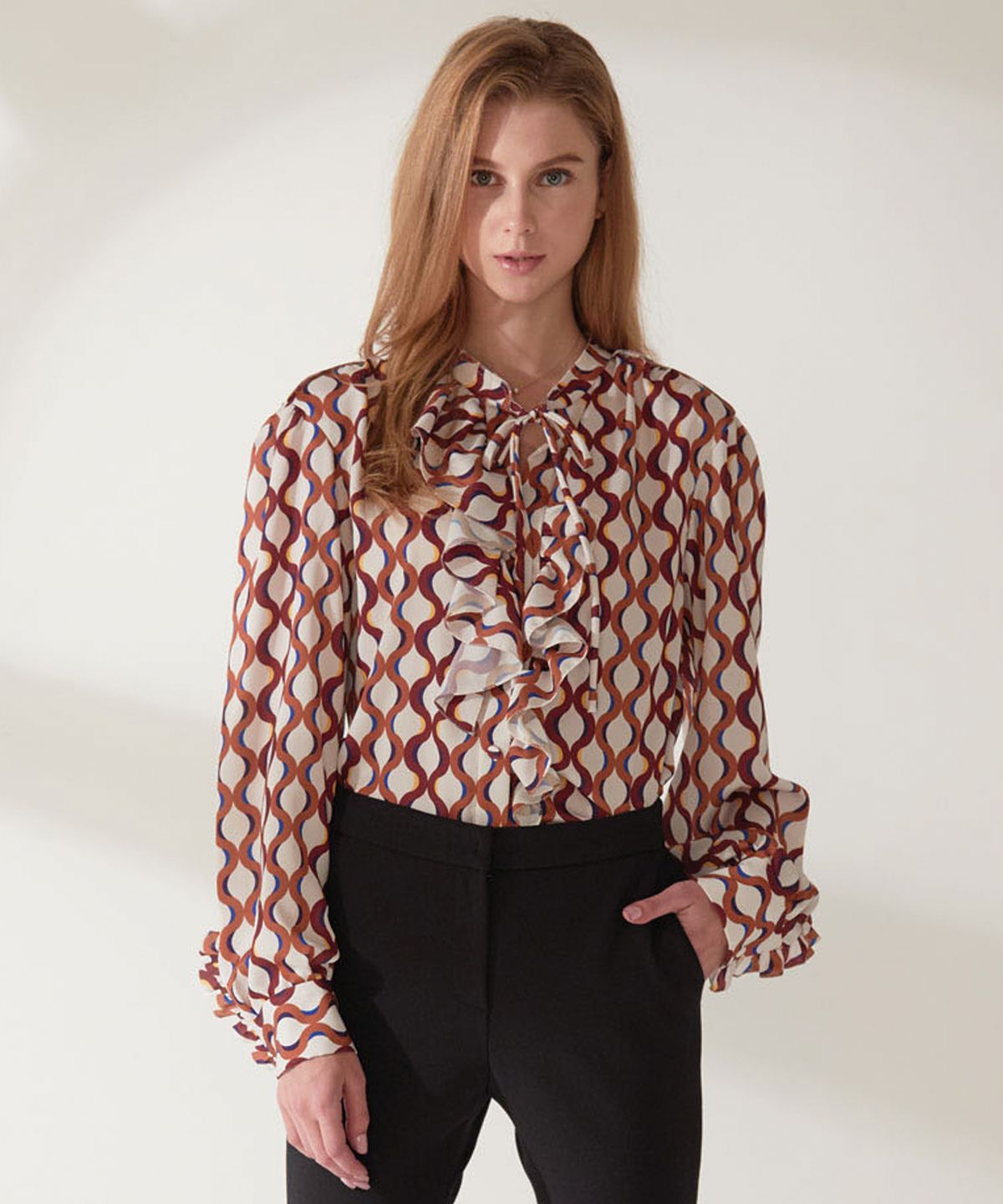 엔오티(NOT) Wavy frill lace Blouse (2color)