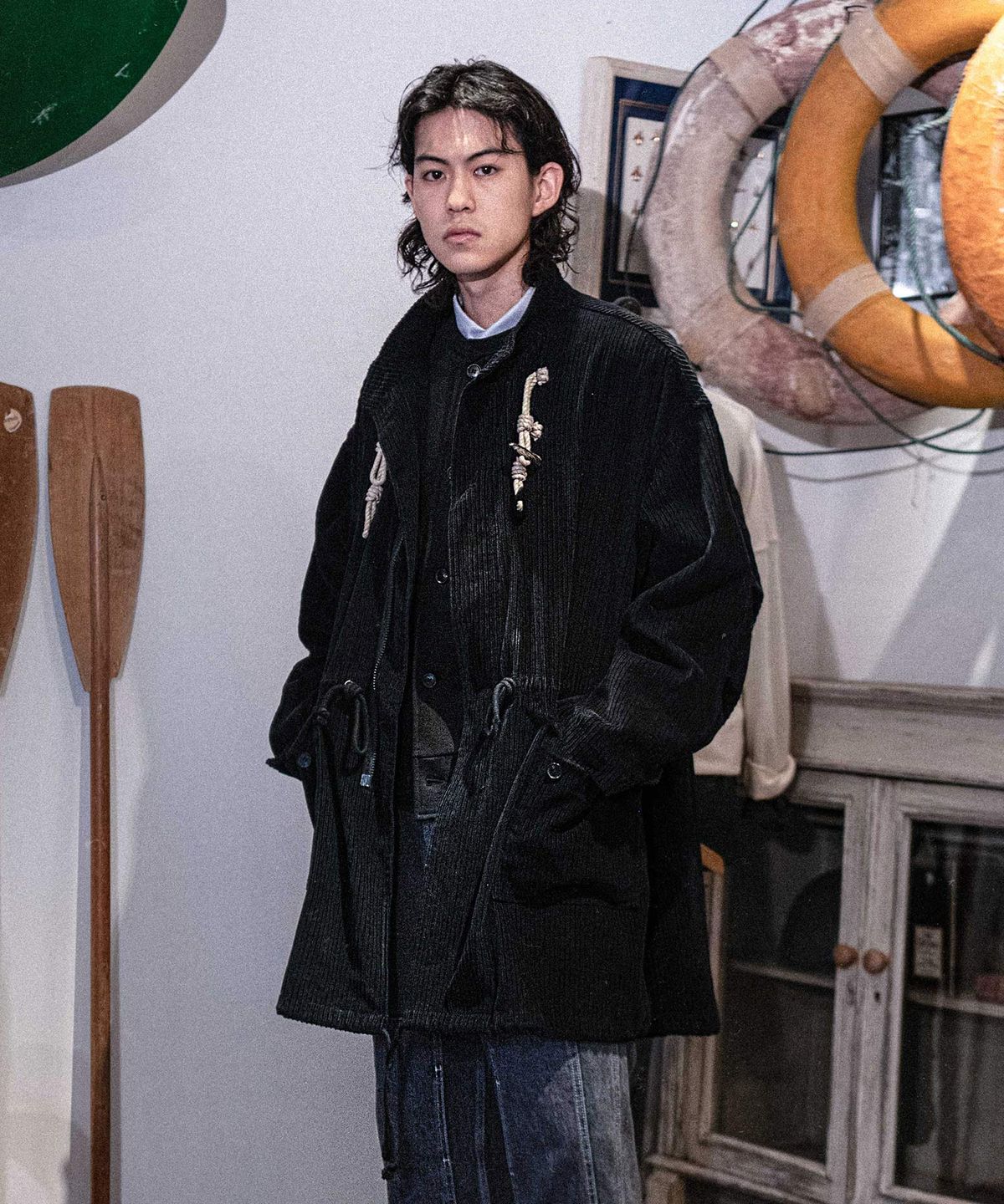 비디알(VDR) CORDUROY TOGGLE FISHTAIL PARKA [Black Night]