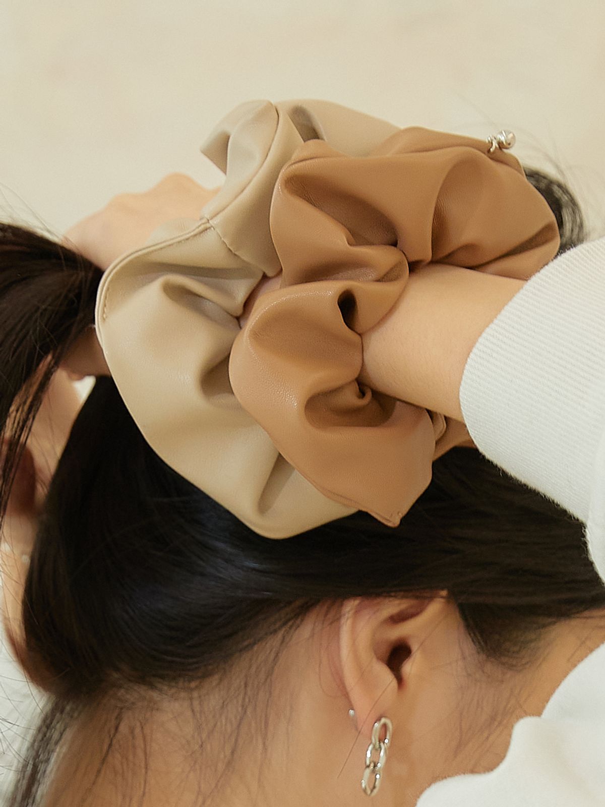 포스트루드(POSTLUDE) LEATHER SCRUNCHIE (5COLOR)