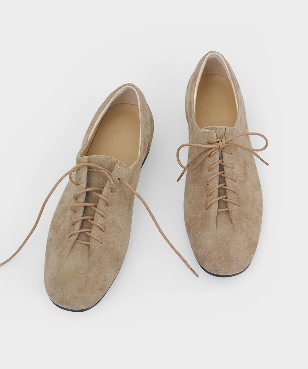 흰(HEENN) Folded Derby . Suede Beige