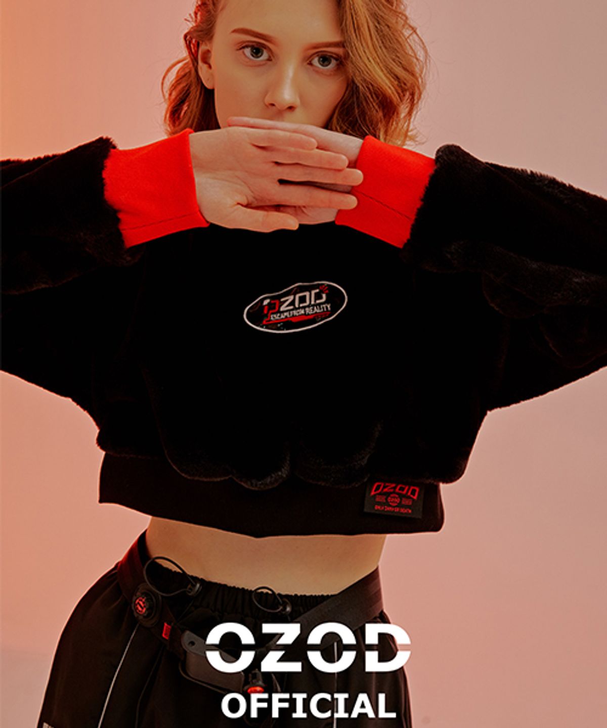 어져드(OZOD) 로고 퍼 맨투맨