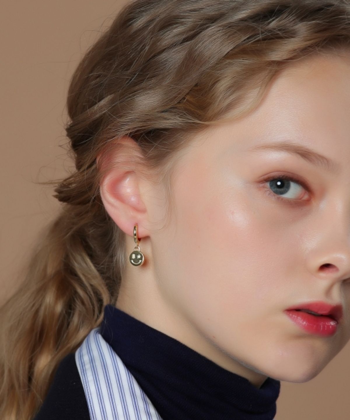 봉보(BONBEAU) Star eye smile coin pendant Earrings 925실버 스마일 드롭 원터치링 귀걸이