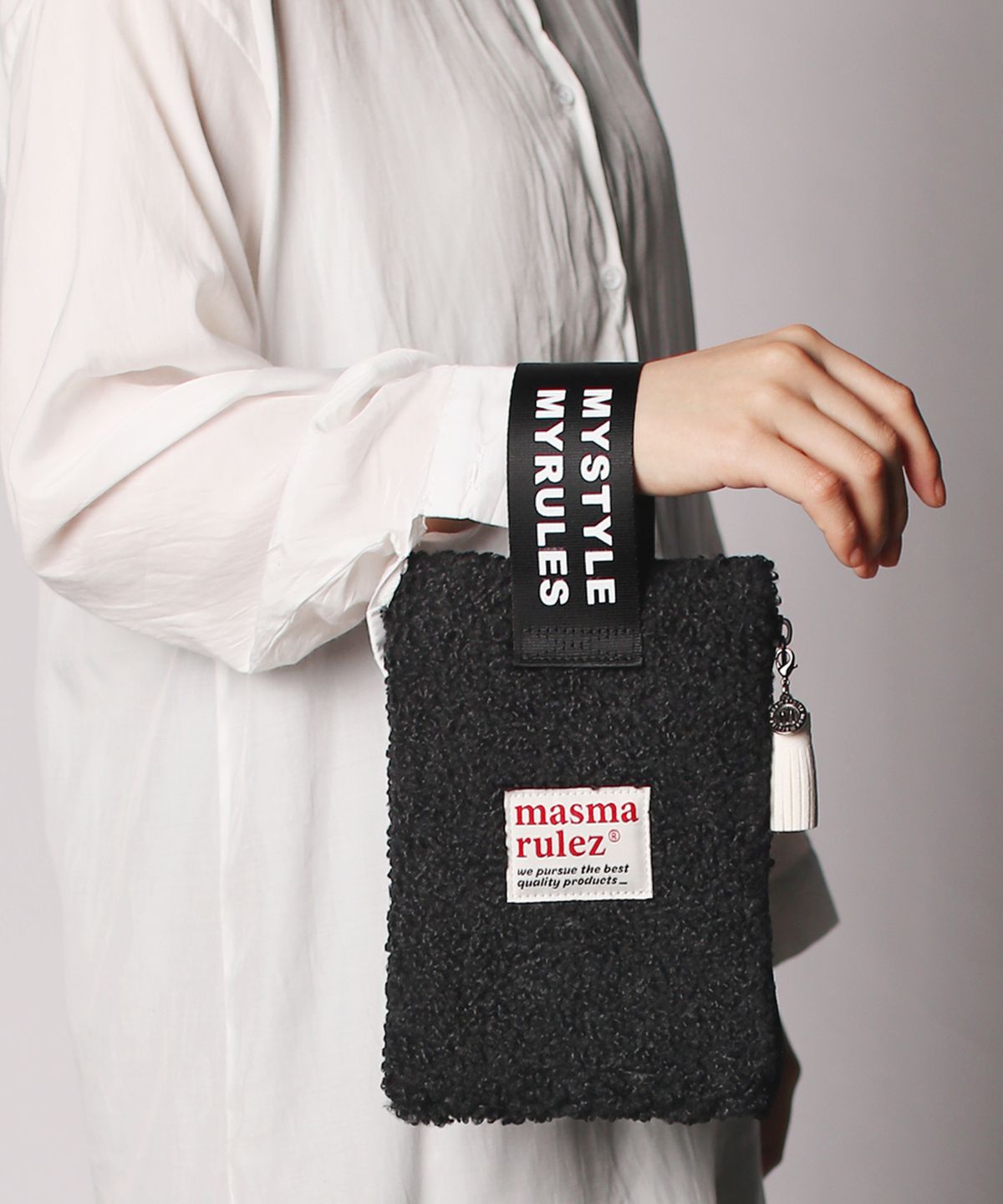 마스마룰즈(MASMARULEZ) Strap pouch _ Fleeced Black