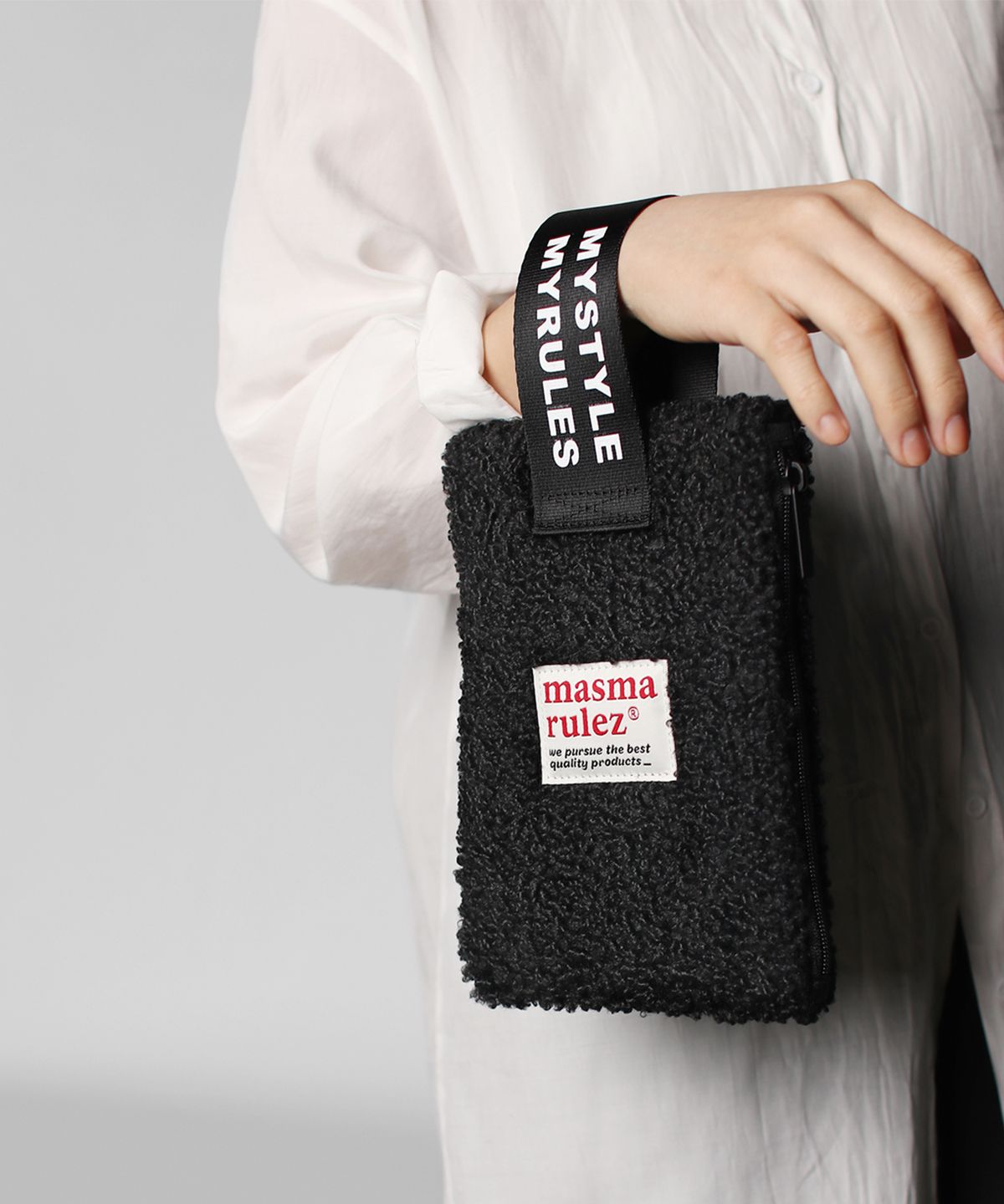 마스마룰즈(MASMARULEZ) Strap pouch _ Fleeced Black