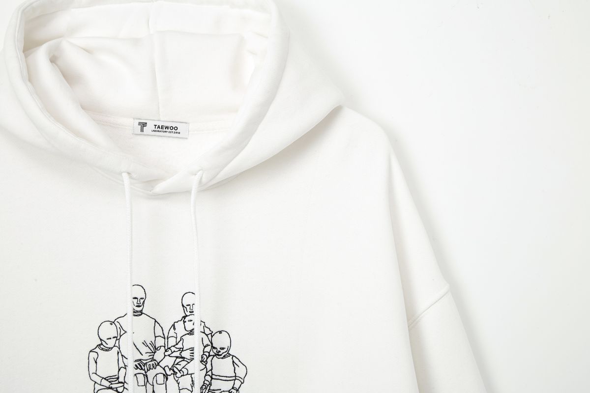 태우(TAEWOO) Plastic twin Embroidery Hoodie White