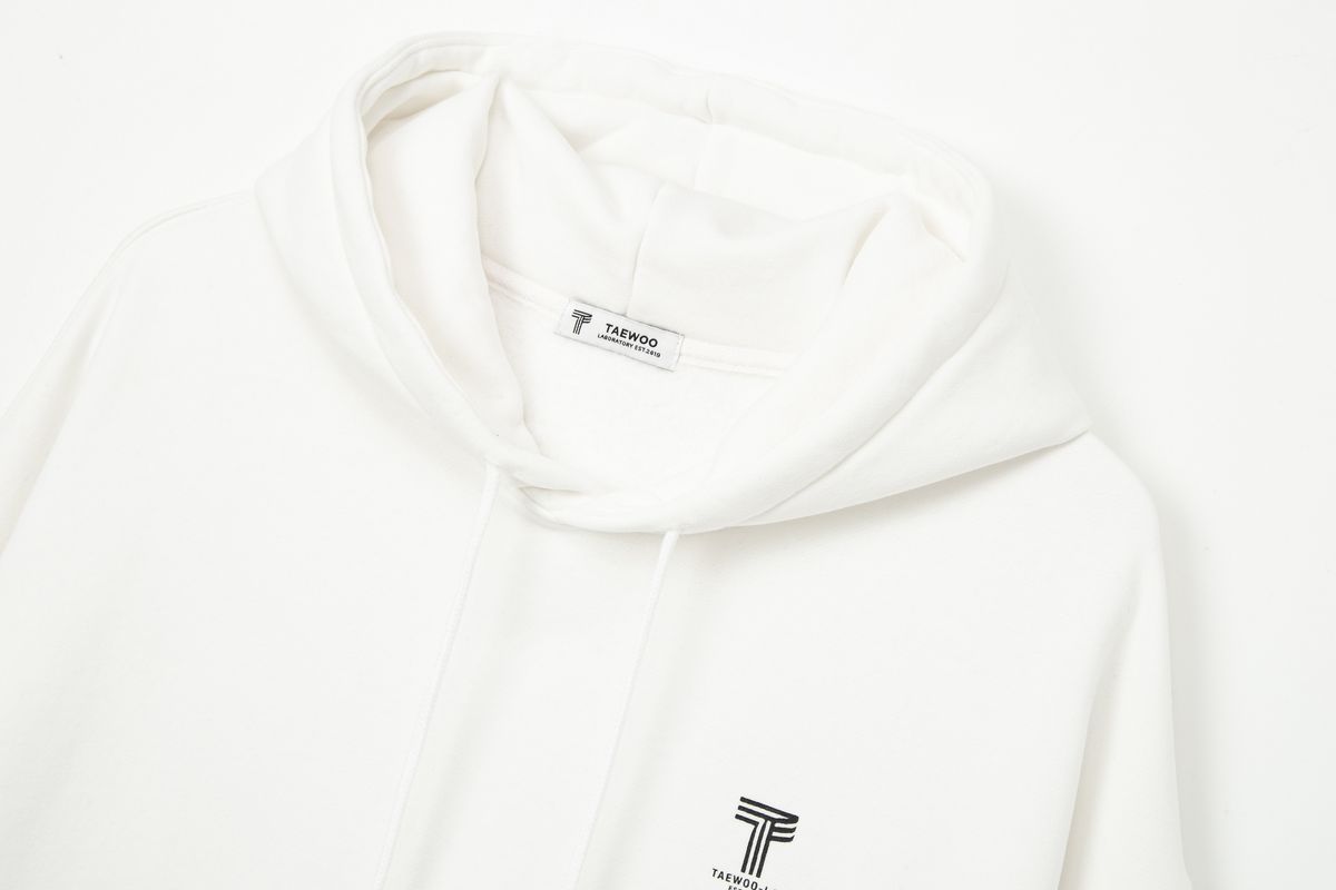 태우(TAEWOO) New Logo Hoodie White