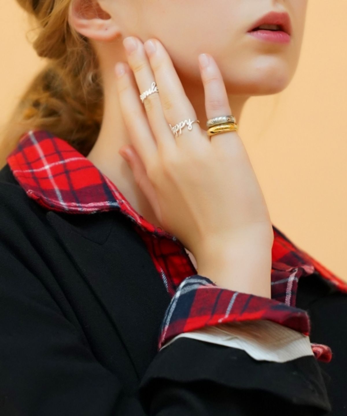 봉보(BONBEAU) Unique smile  happy twist initial Ring 스마일 해피 이니셜 레터링 반지