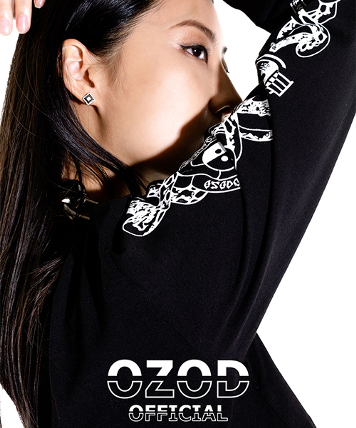 어져드(OZOD) 자유의지 슬리브 크롭탑_검정