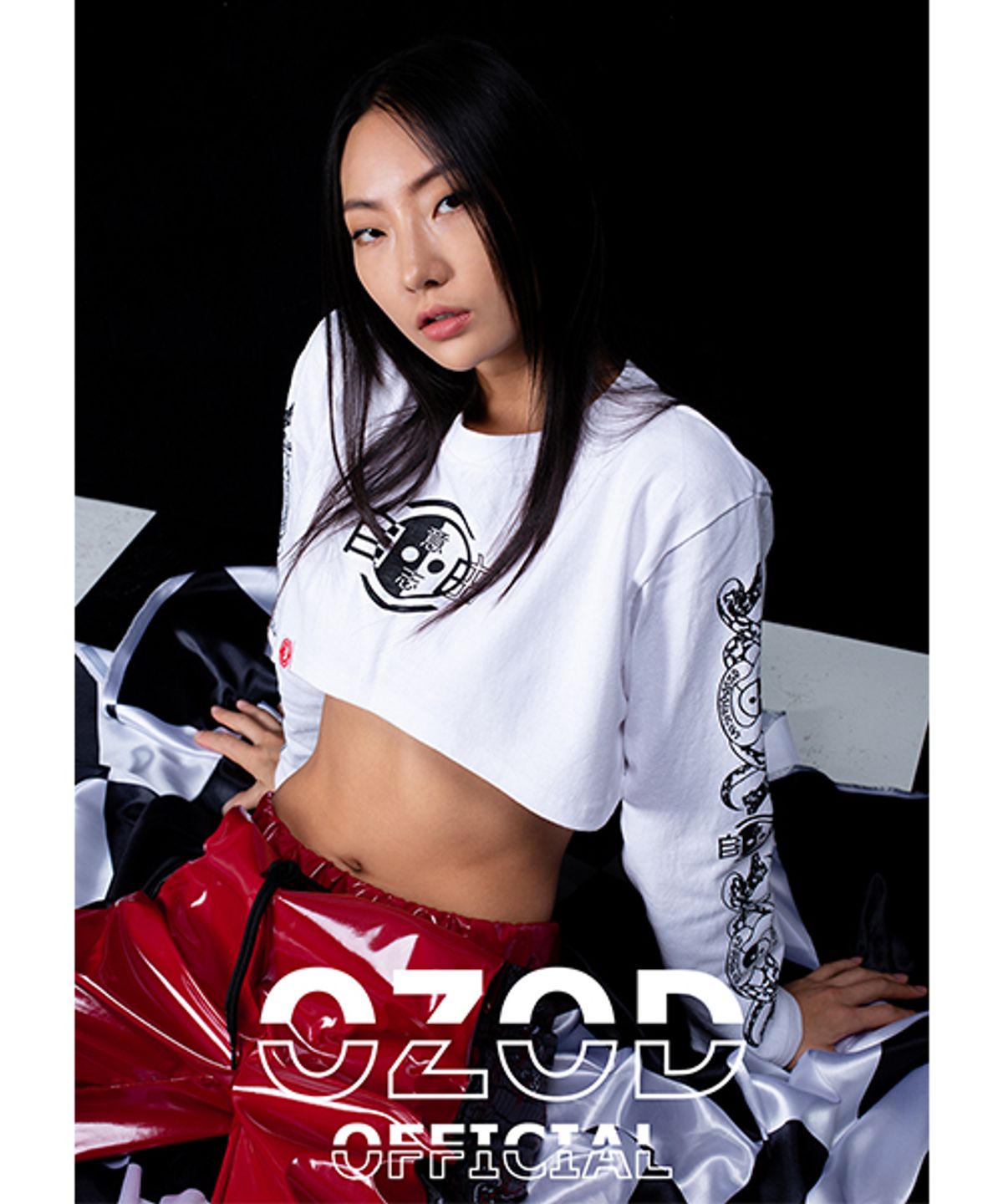 어져드(OZOD) 자유의지 슬리브 크롭탑_화이트