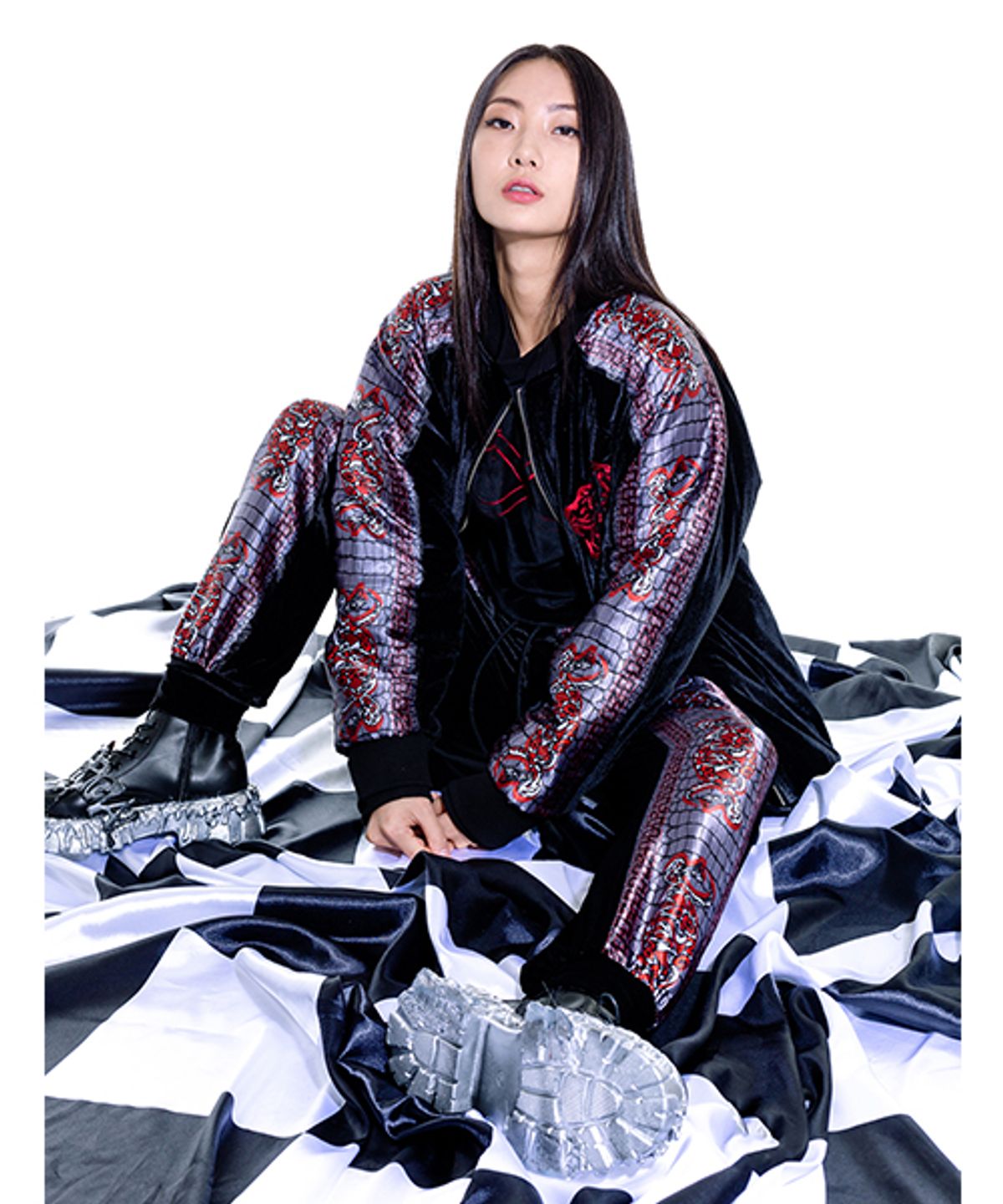 어져드(OZOD) 벨벳 스네이크 팬츠_검정