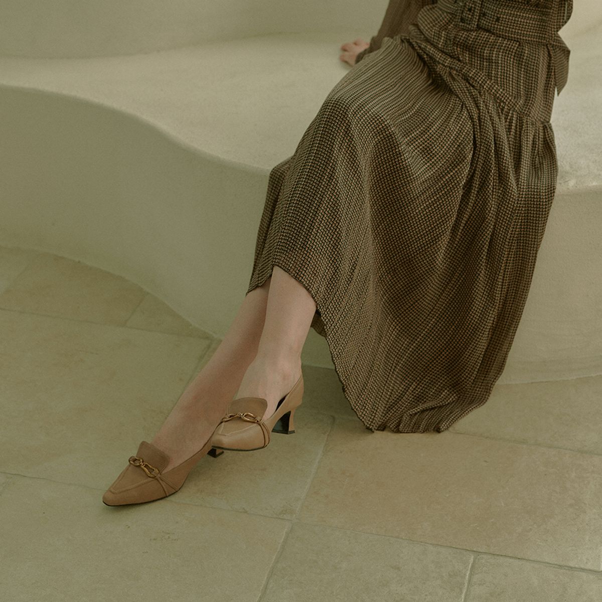 케리제이드(KERRIJADE) Wave Chain Loafer_PinkBeige