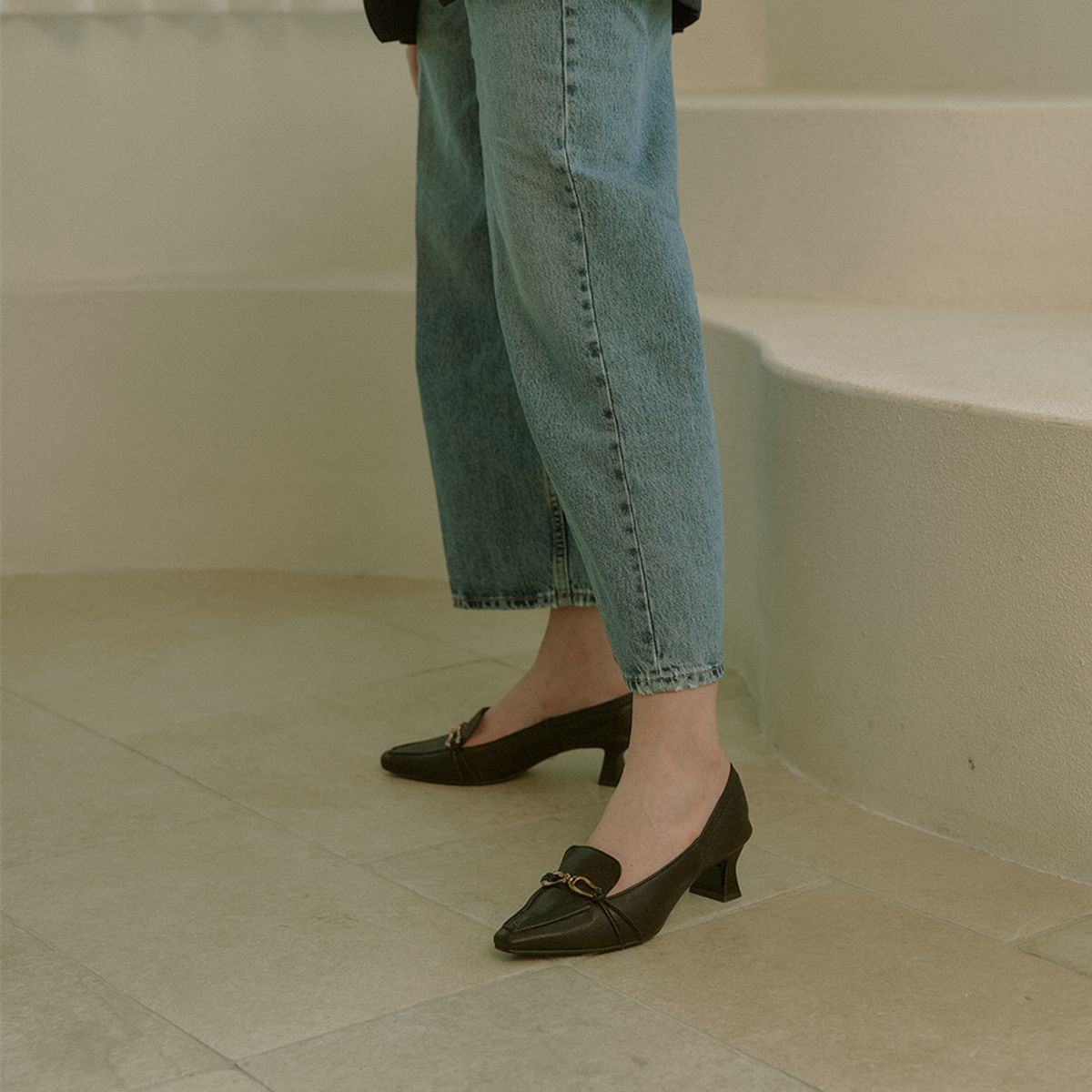 케리제이드(KERRIJADE) Wave Chain Loafer_Black