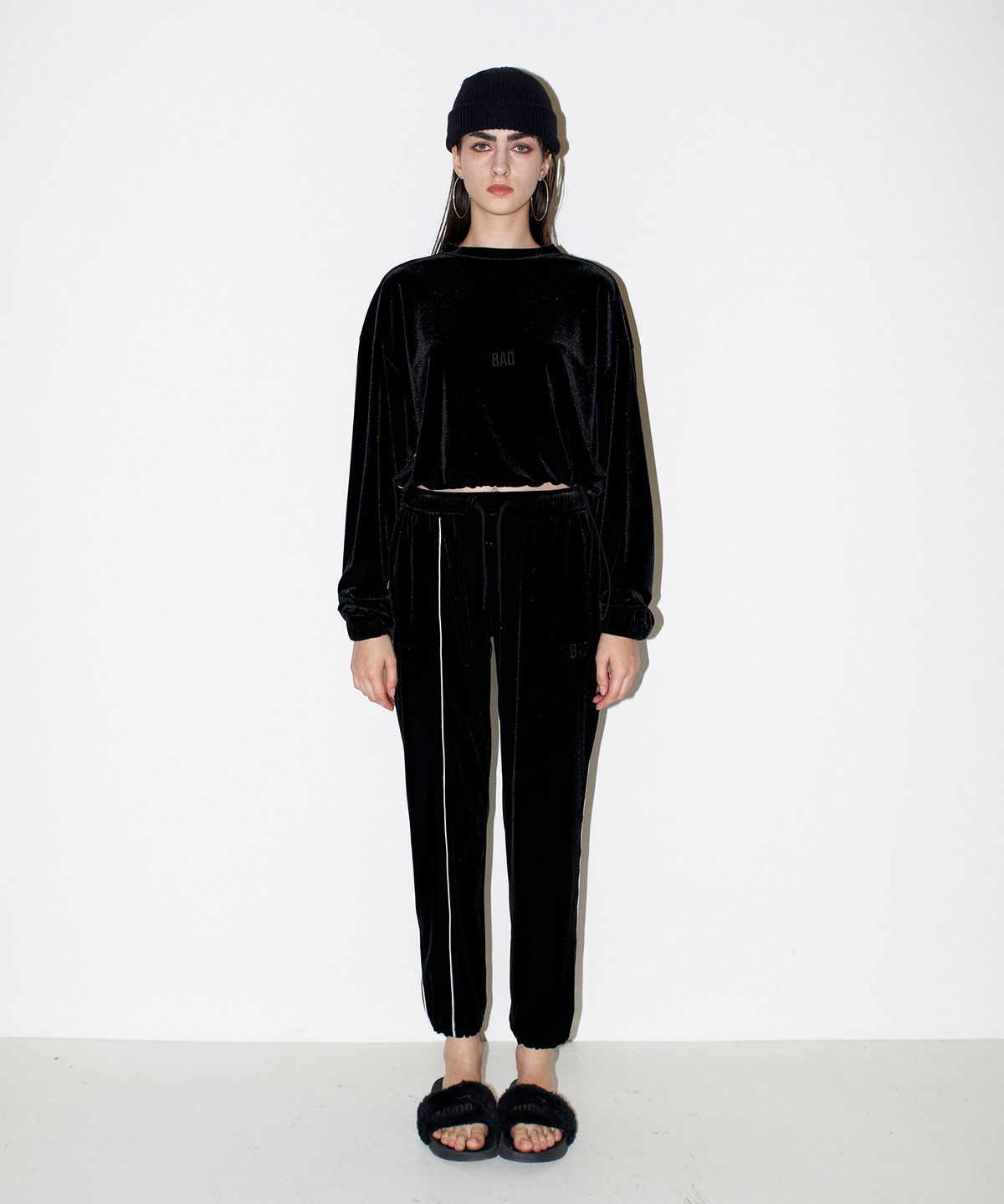채뉴욕(CHAENEWYORK) Bad Velvet jogger pants [Black]