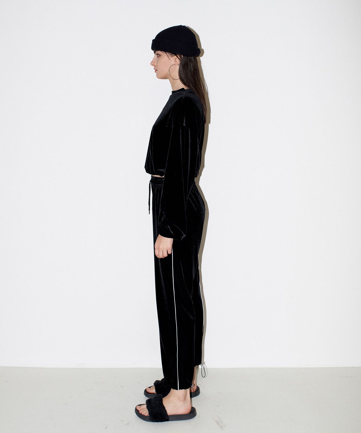 채뉴욕(CHAENEWYORK) Bad Velvet jogger pants [Black]