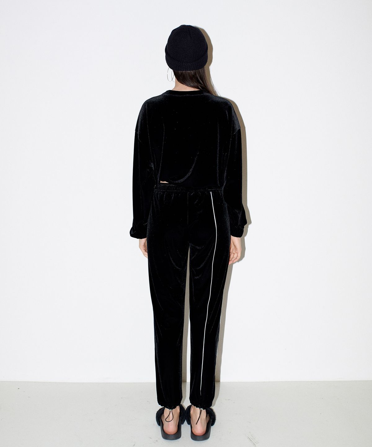 채뉴욕(CHAENEWYORK) Bad Velvet jogger pants [Black]