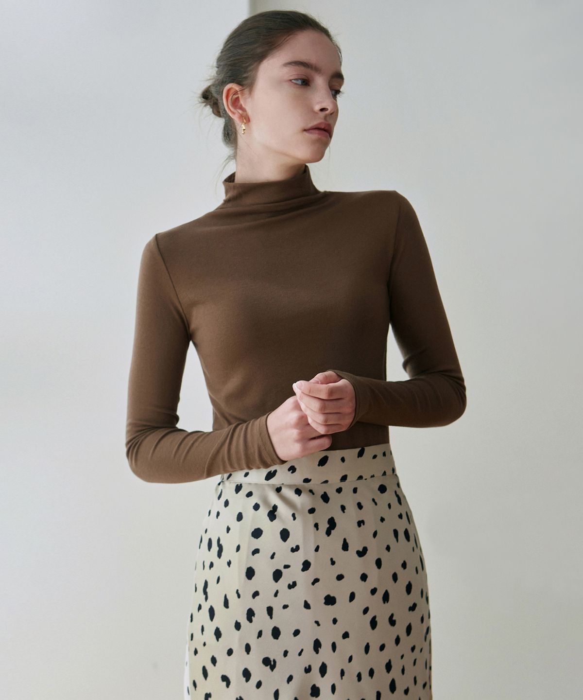 닉앤니콜(NICK&NICOLE) [ESSENTIAL] HIGH NECK SLIM TOP_16 COLOR