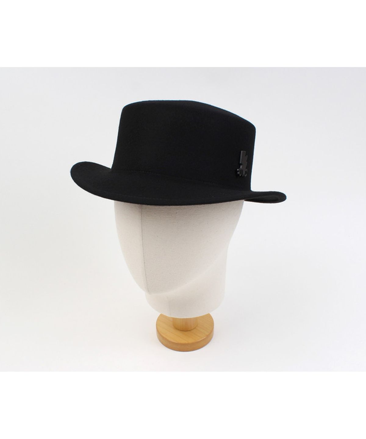 유니버셜 케미스트리(UNIVERSAL CHEMISTRY) Black Flat Short Wool Fedora BK 숏페도라