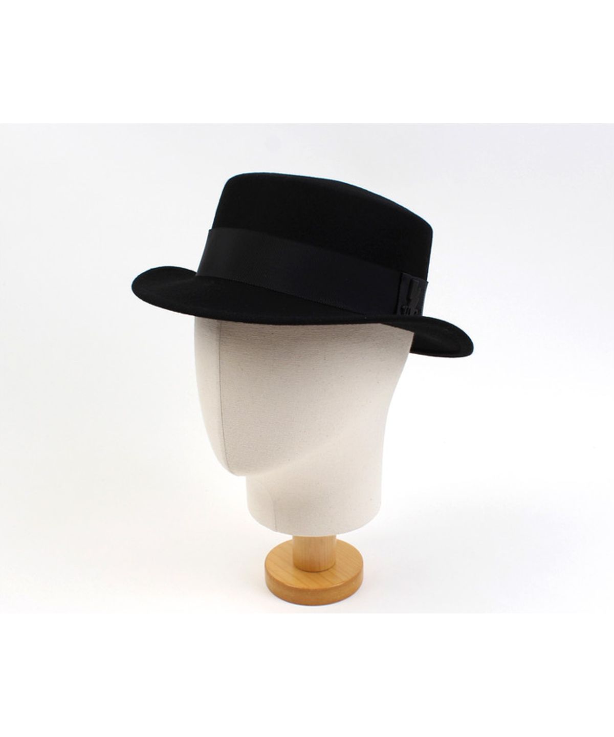 유니버셜 케미스트리(UNIVERSAL CHEMISTRY) Black Flat Short Line Wool Fedora 숏페도라