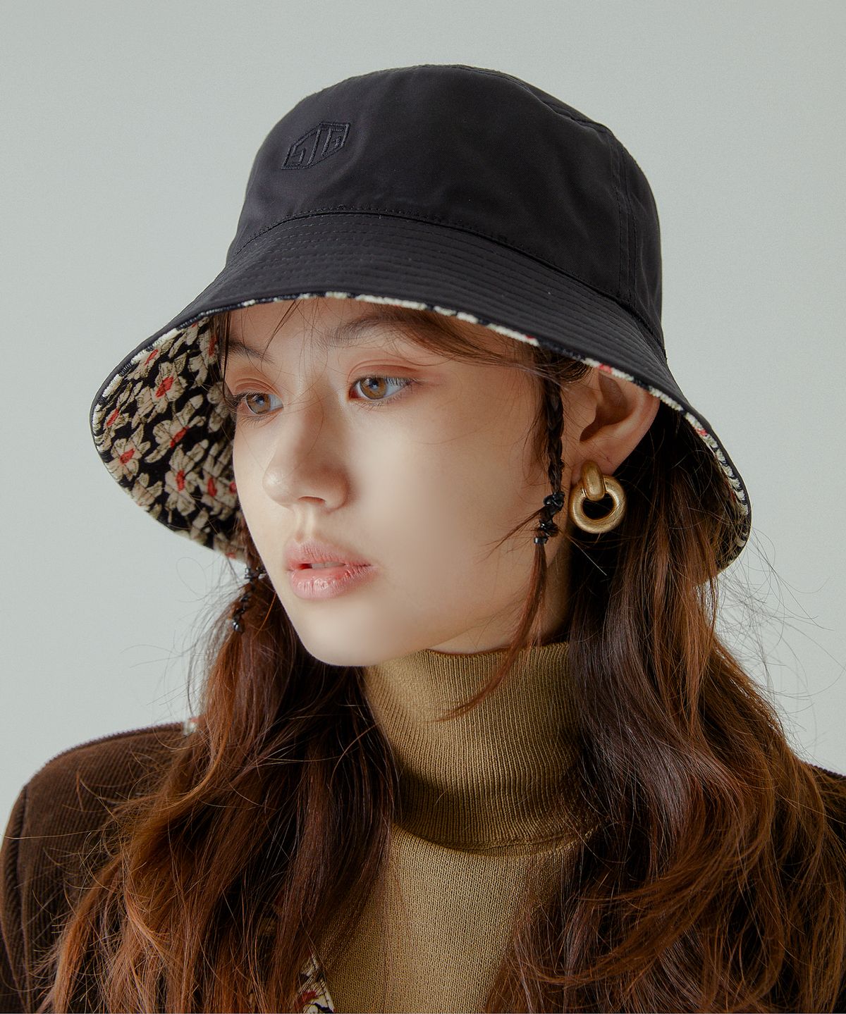 썸띵굿(SOMETHING GOOD) Corduroy Daisy Reversible Bucket Hat