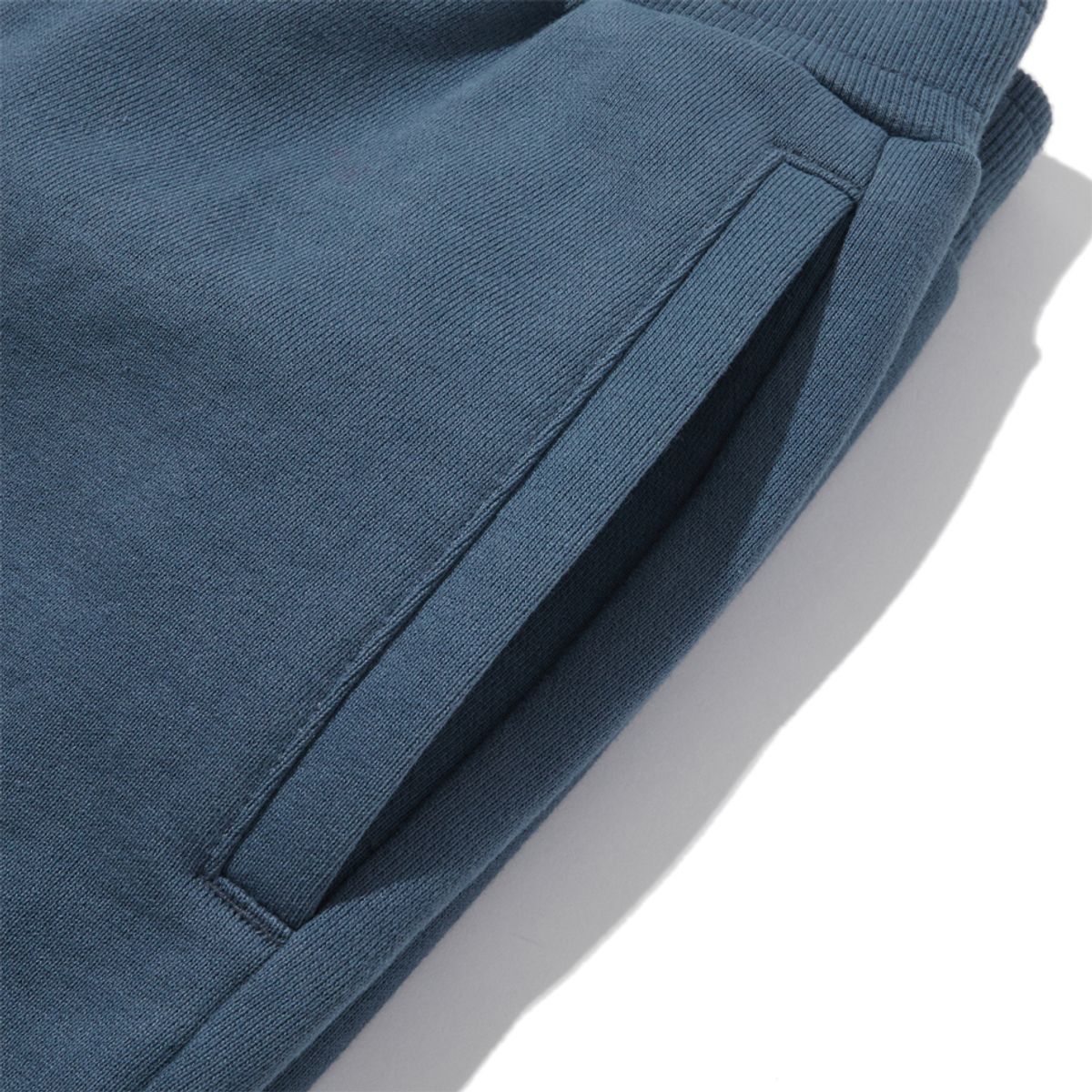 브라이언베리(BRIAN BERRY) VINTAGE LABEL SWEAT PANTS_HAZY BLUE