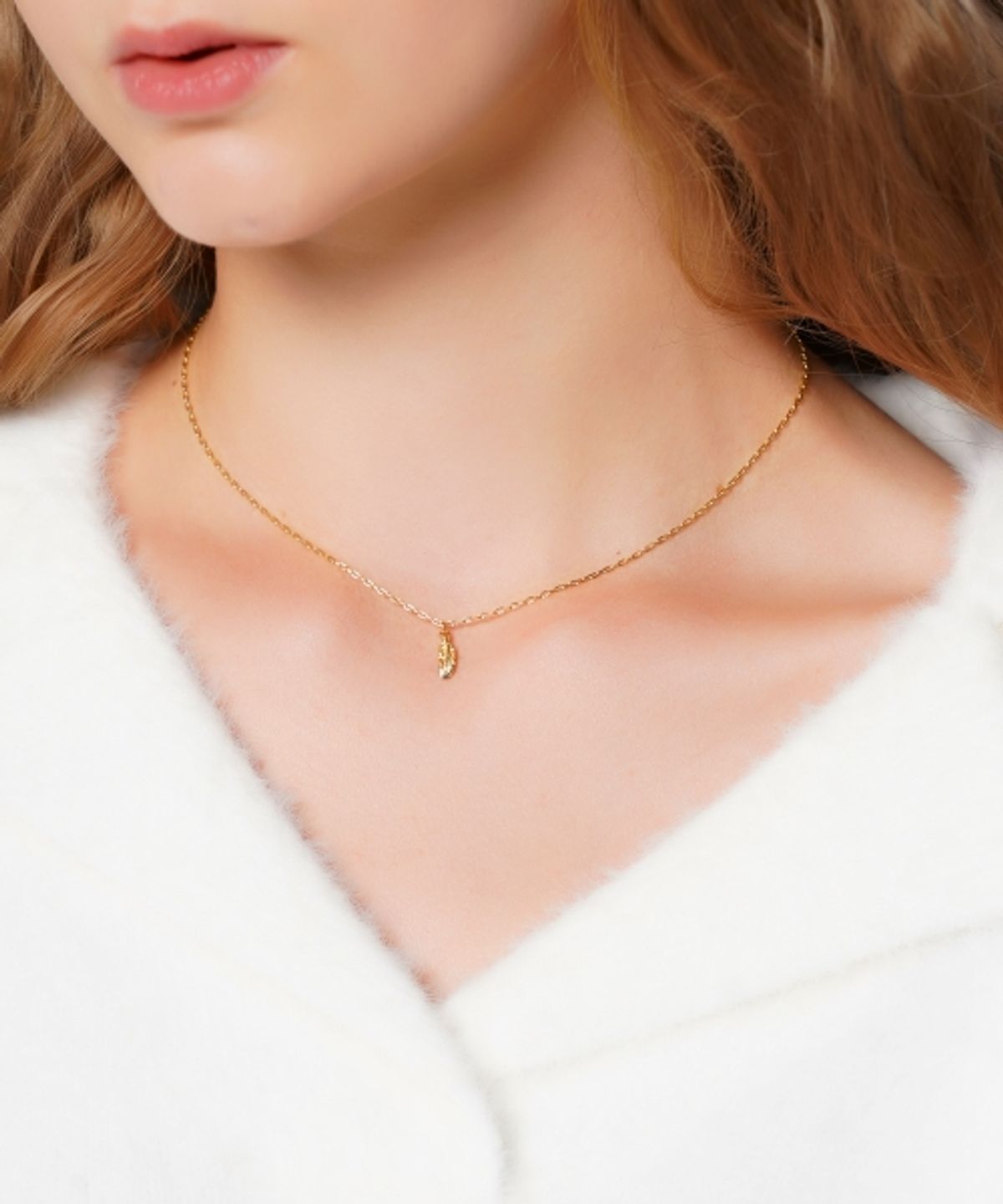 봉보(BONBEAU) Tiny leaf pendant point Necklace 나뭇잎 팬던트 골드 체인 목걸이