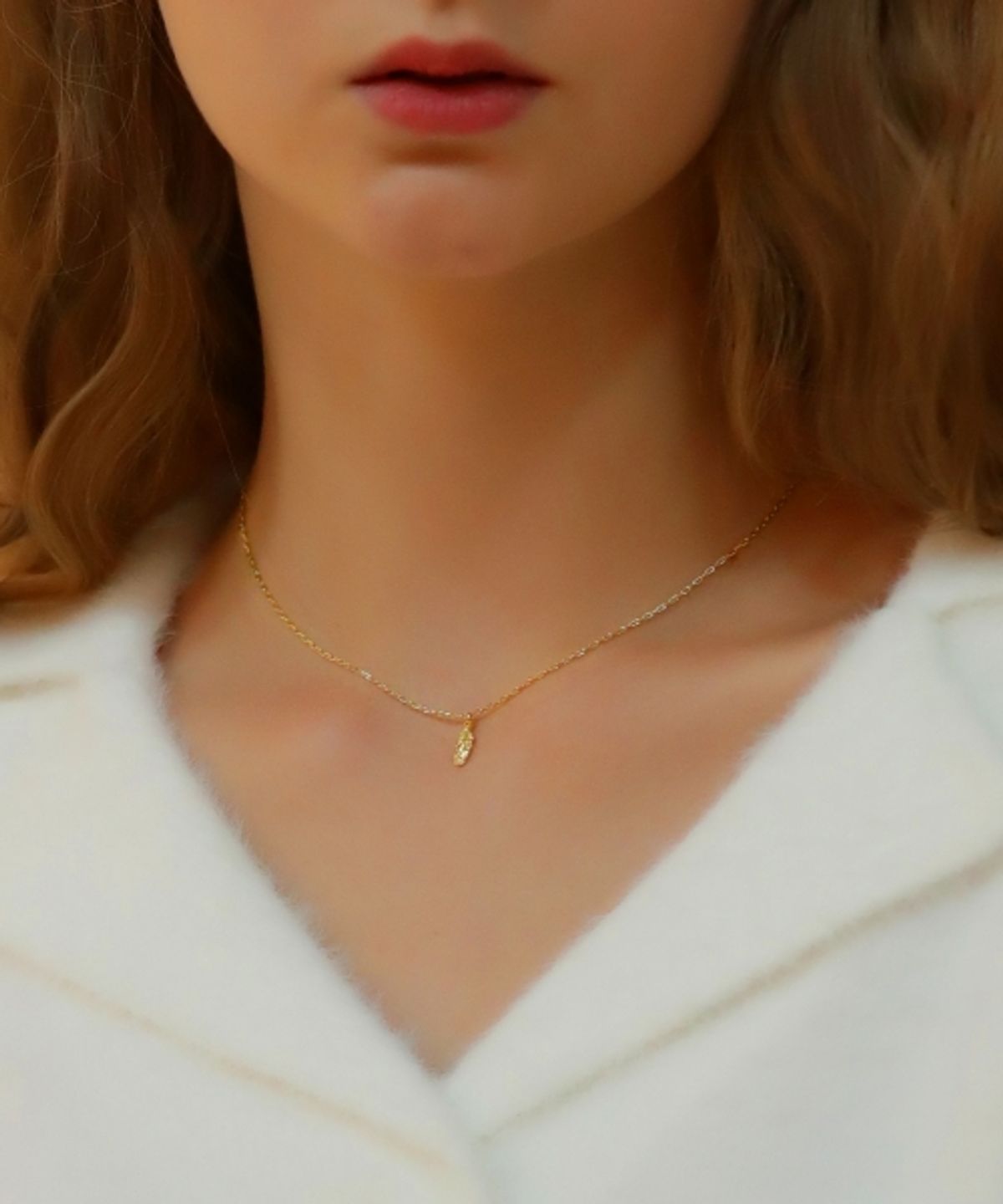 봉보(BONBEAU) Tiny leaf pendant point Necklace 나뭇잎 팬던트 골드 체인 목걸이