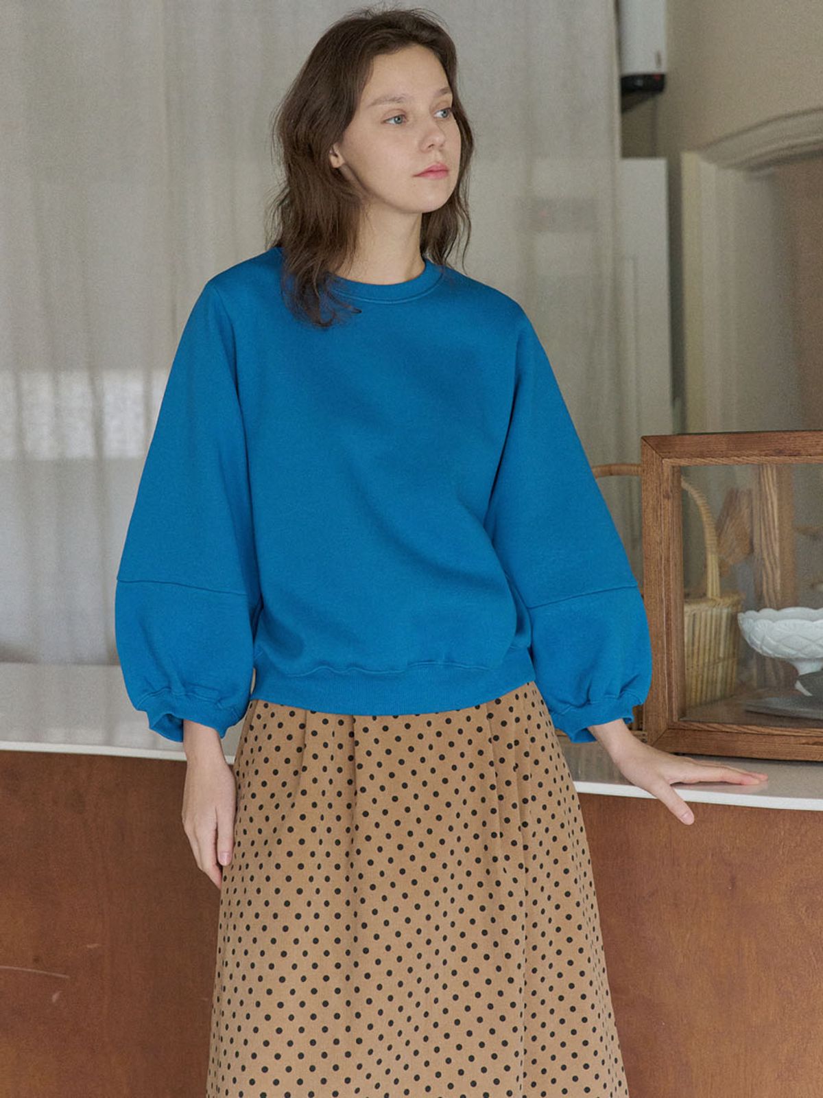 아방(AVANT-G) Round Volume Sieeve Brushed Sweatshirts - BLUE(기모)