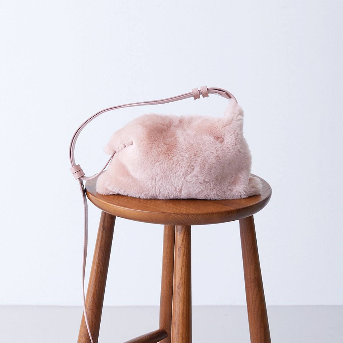 핀블랙(PINBLACK) TWO WAY SHOULDER MUSTANG BAG PINK