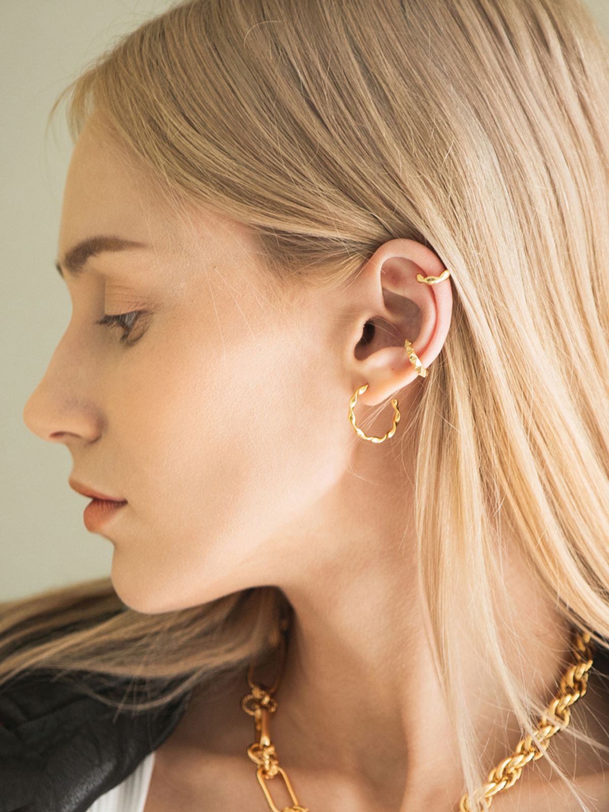 오키디루포(OCCHI DI LUPO) Acra wave hoop earring(GOLD)