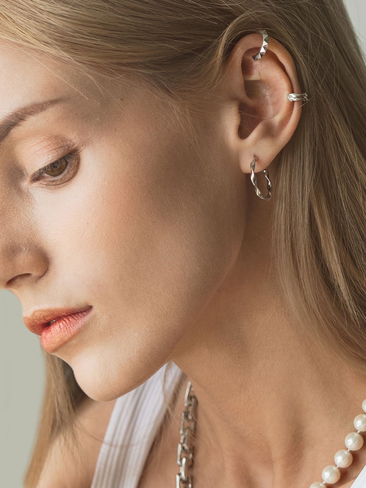 오키디루포(OCCHI DI LUPO) Acra wave hoop earring(SILVER)
