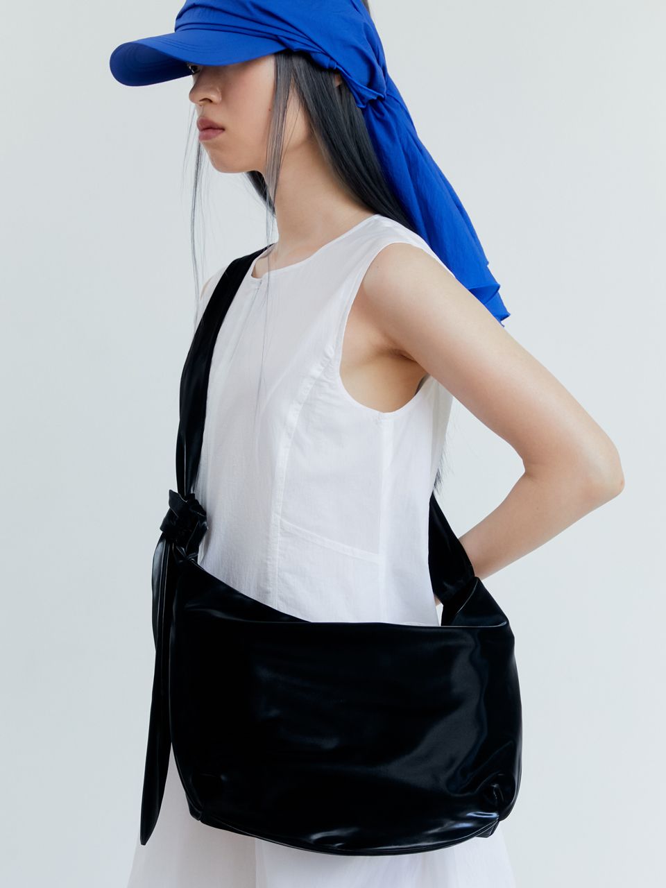 ★送料・関税込★ACOC★Glossy Halfmoon Cross Bag★ ☆送料・関税込☆ACOC☆Glossy Halfmoon Cross Bag☆