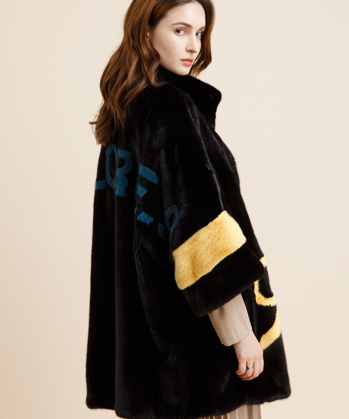 발로레나인(VALORE.9) 닷 나인 케이프_DOT NINE CAPE