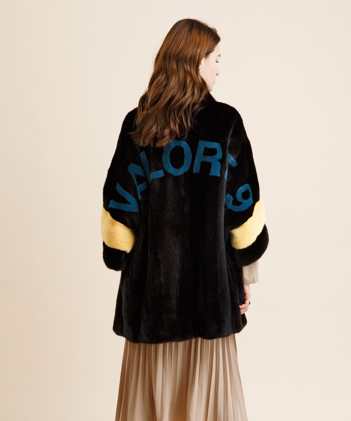 발로레나인(VALORE.9) 닷 나인 케이프_DOT NINE CAPE