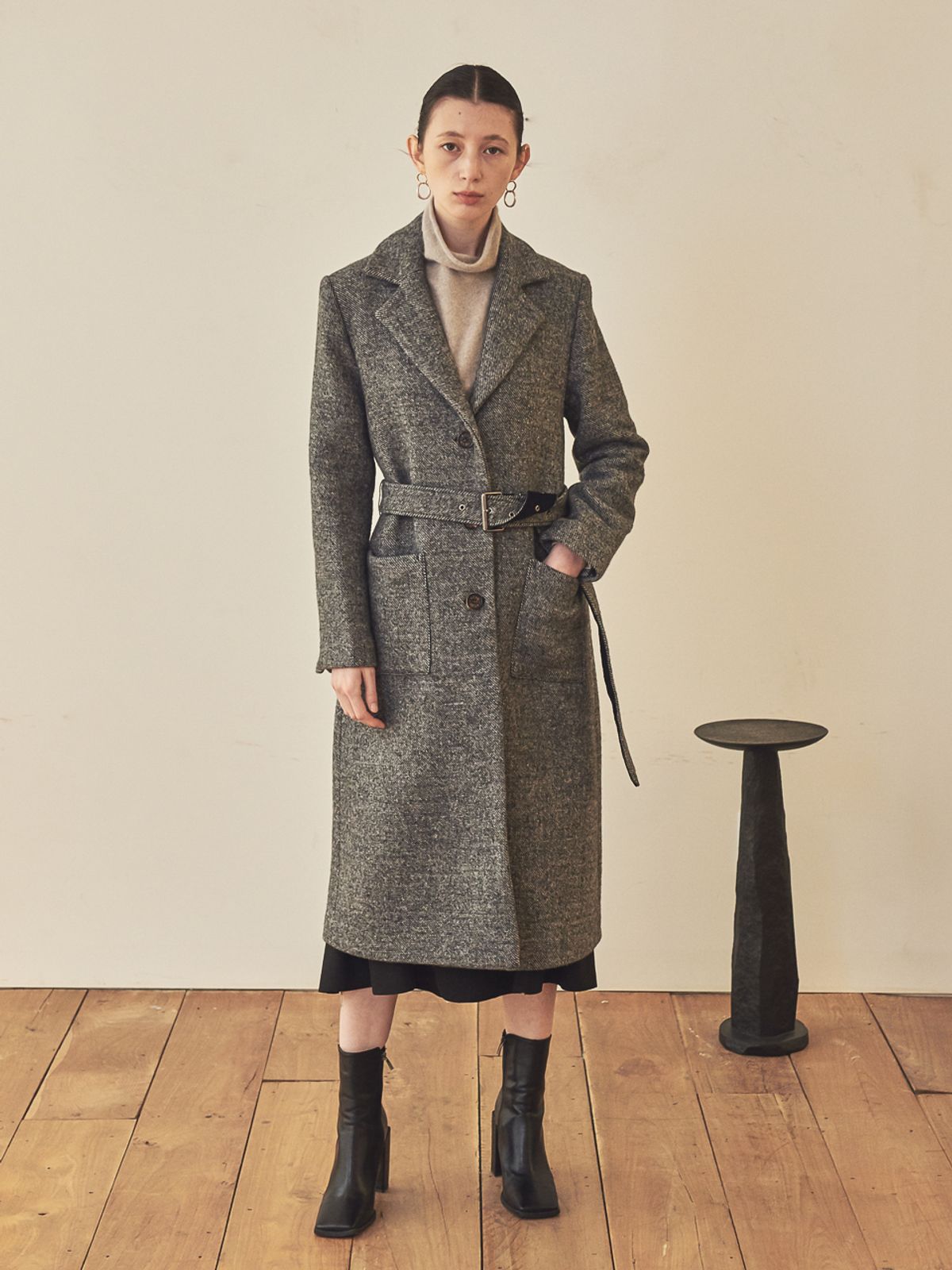 아쿠드(ACUD) 3 BUTTON SINGLE BELTED COAT_BLACK