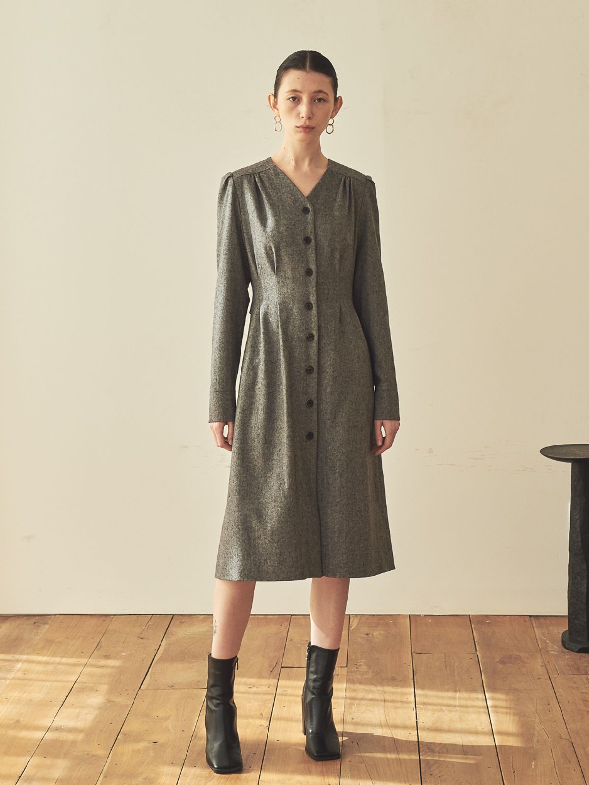 아쿠드(ACUD) V-NECK WOOL SHIRT DRESS_GREY