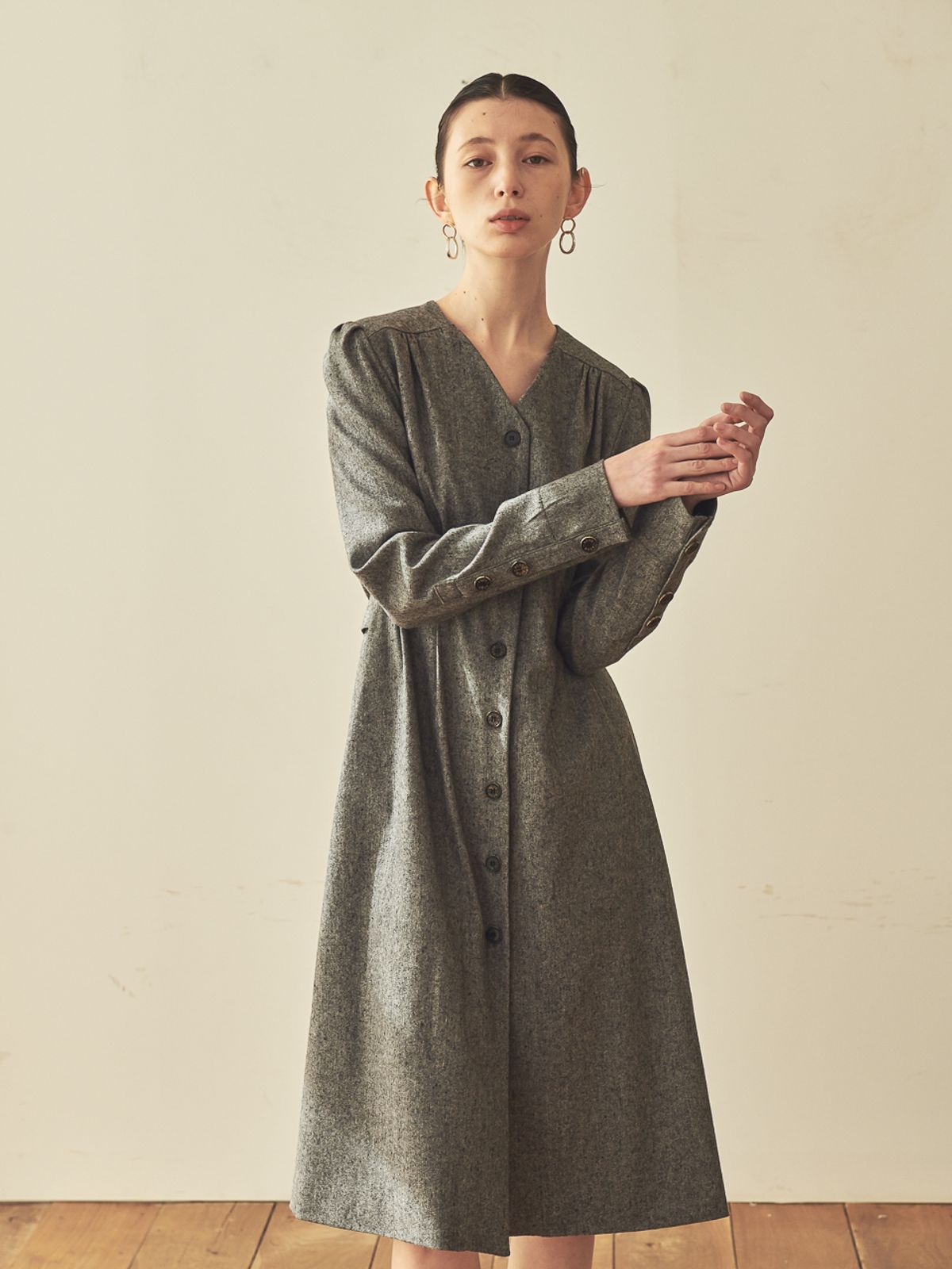 아쿠드(ACUD) V-NECK WOOL SHIRT DRESS_GREY