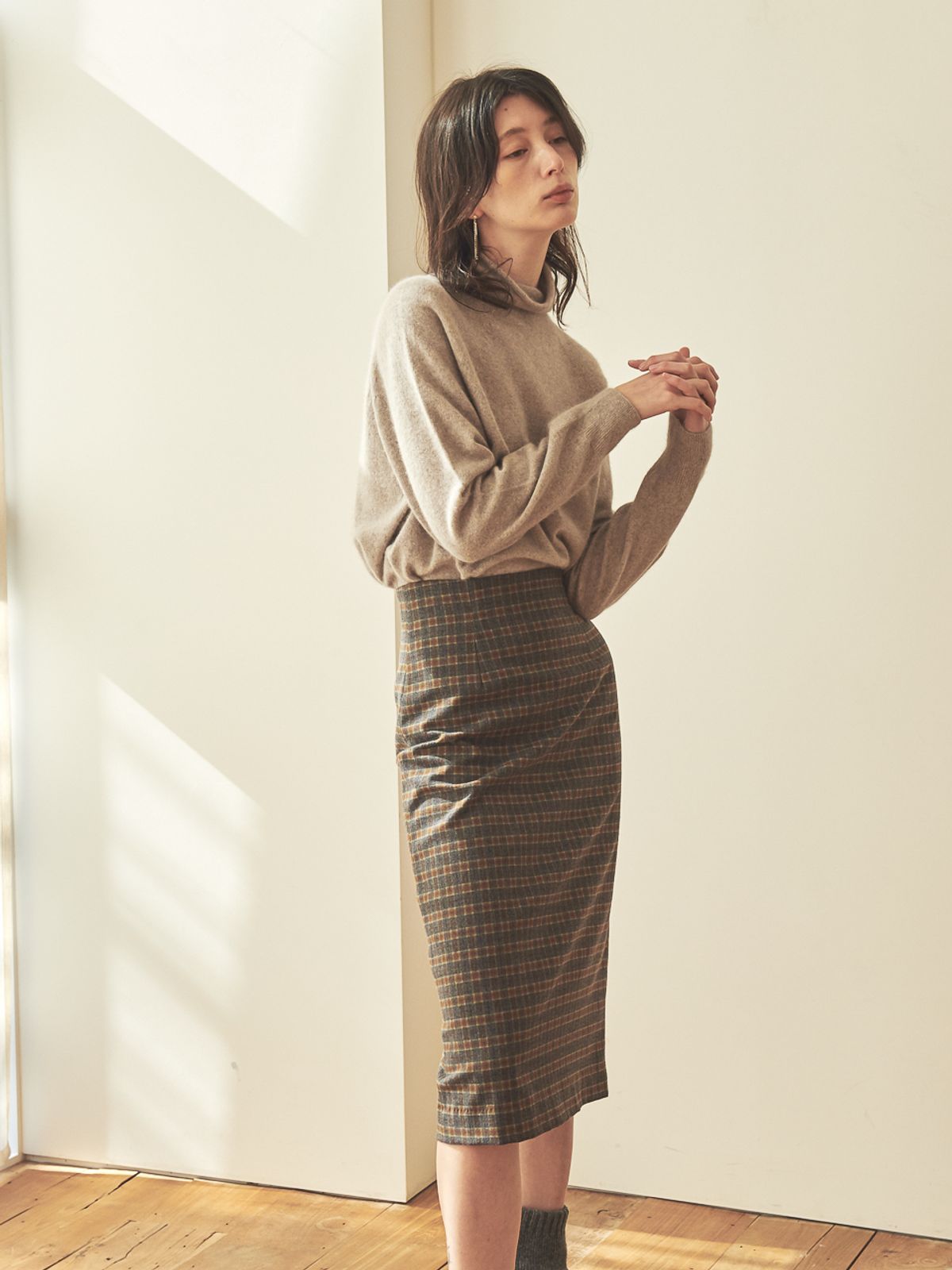 아쿠드(ACUD) SLIM PENCIL SKIRT_CH.GREY