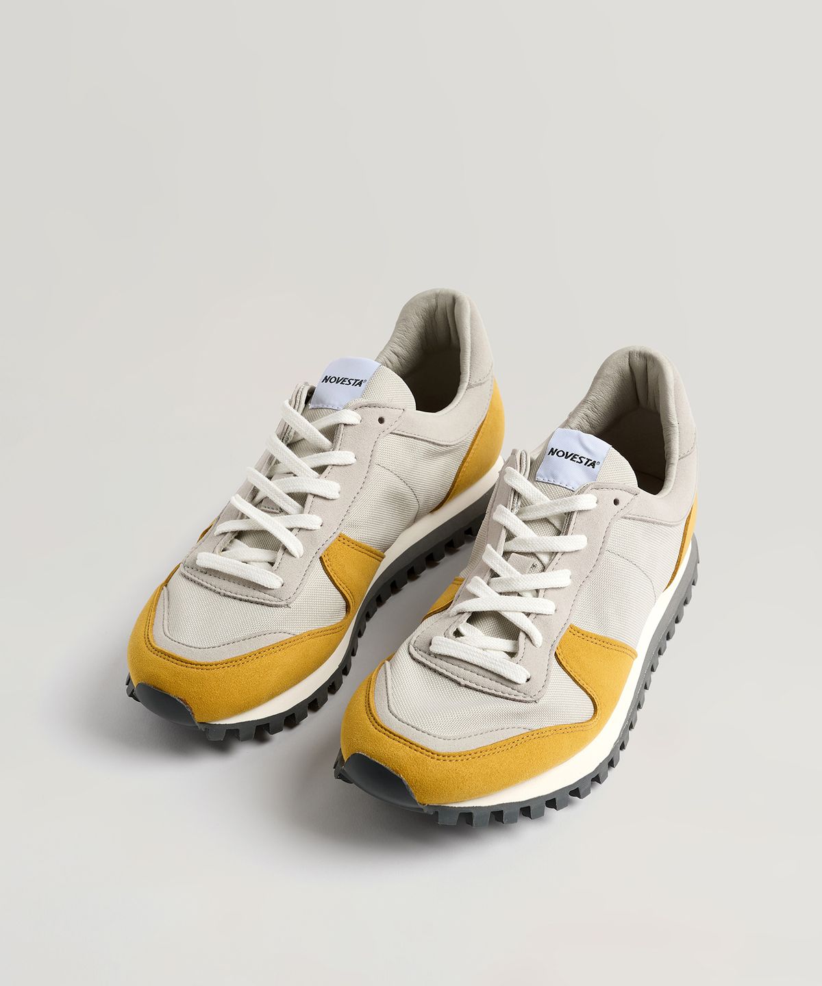 노베스타(NOVESTA) 마라톤 트레일 비건 Yellow