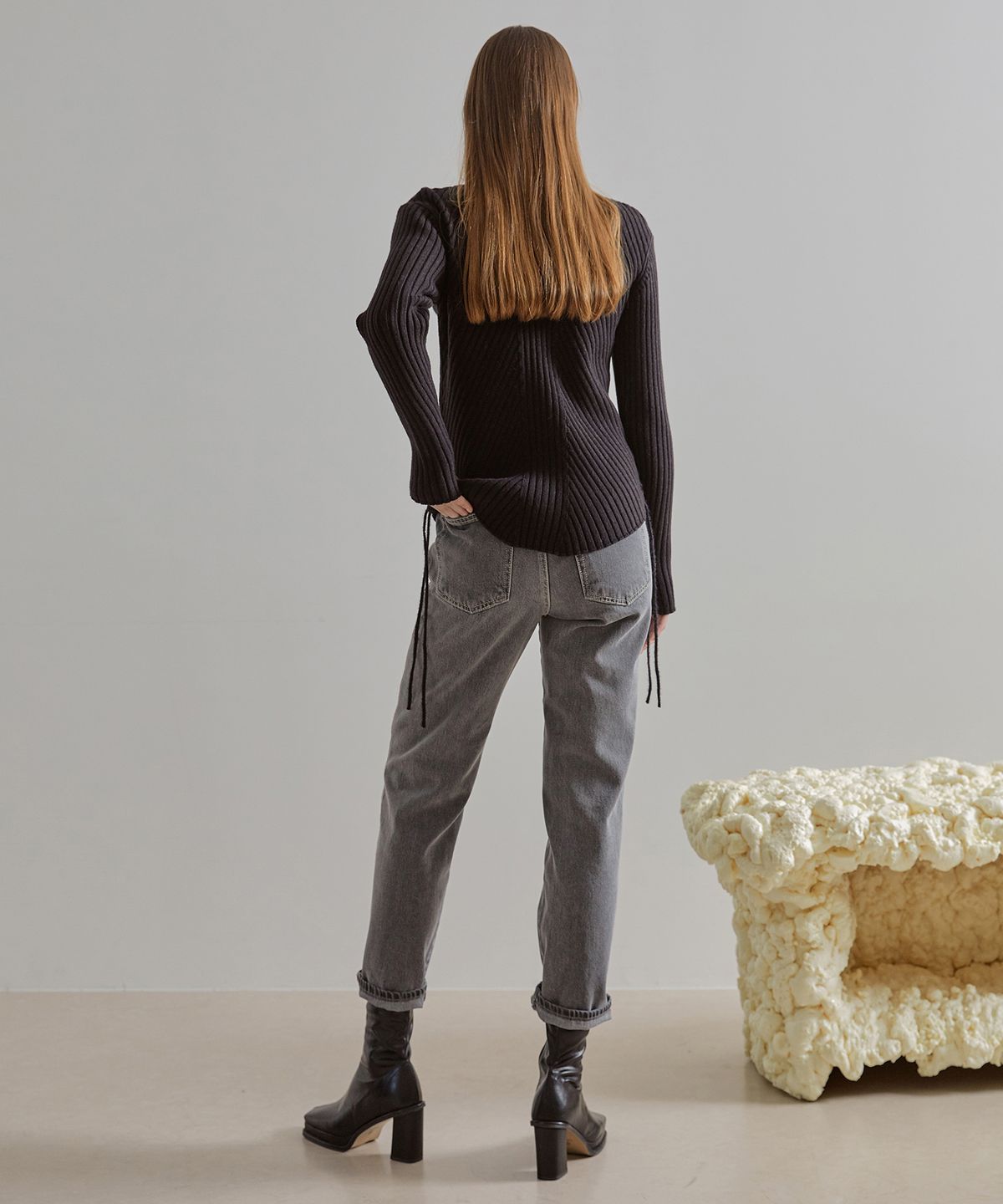 에트몽(ETMON) Slit Sleeve Side Strap Knit Top  Black