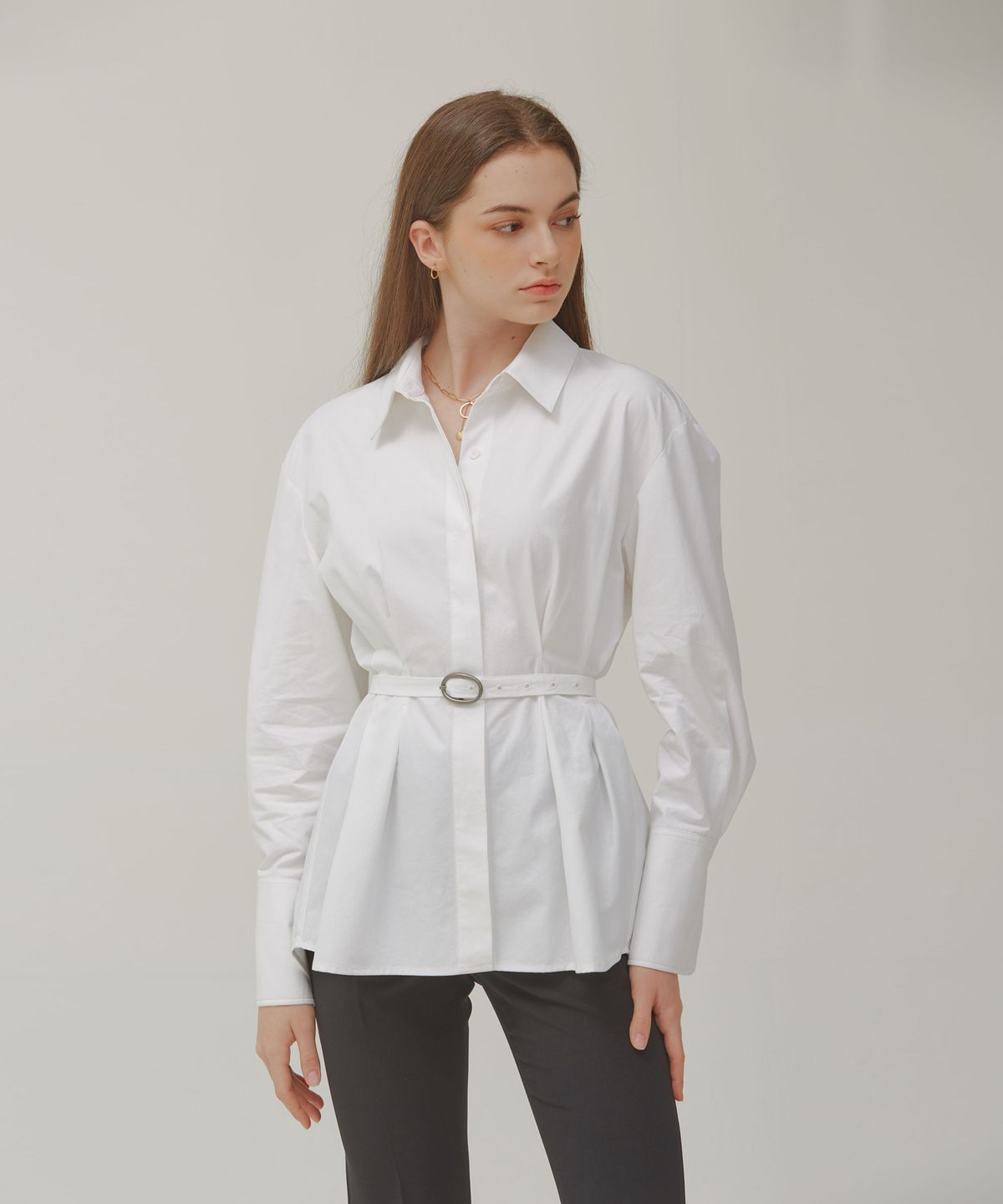 포지티브 바이브(POSITIVE VIBE) Waist tuck detail shirt(White)