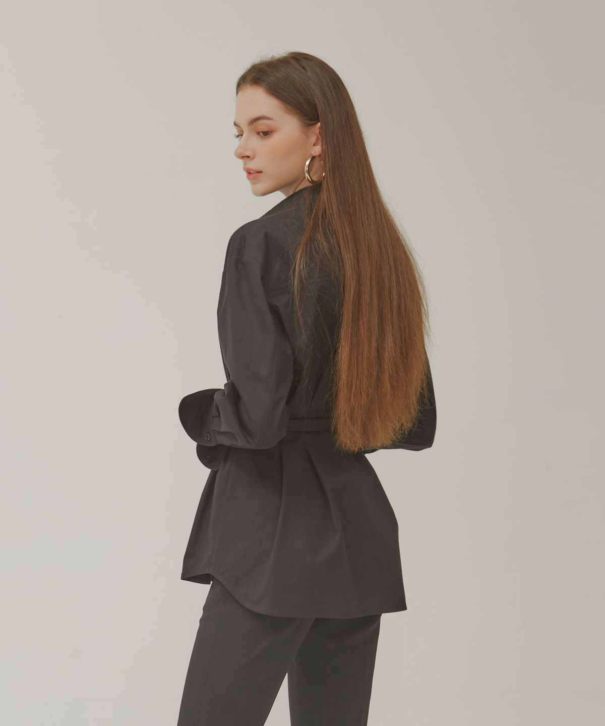 포지티브 바이브(POSITIVE VIBE) Waist tuck detail shirt(Black)