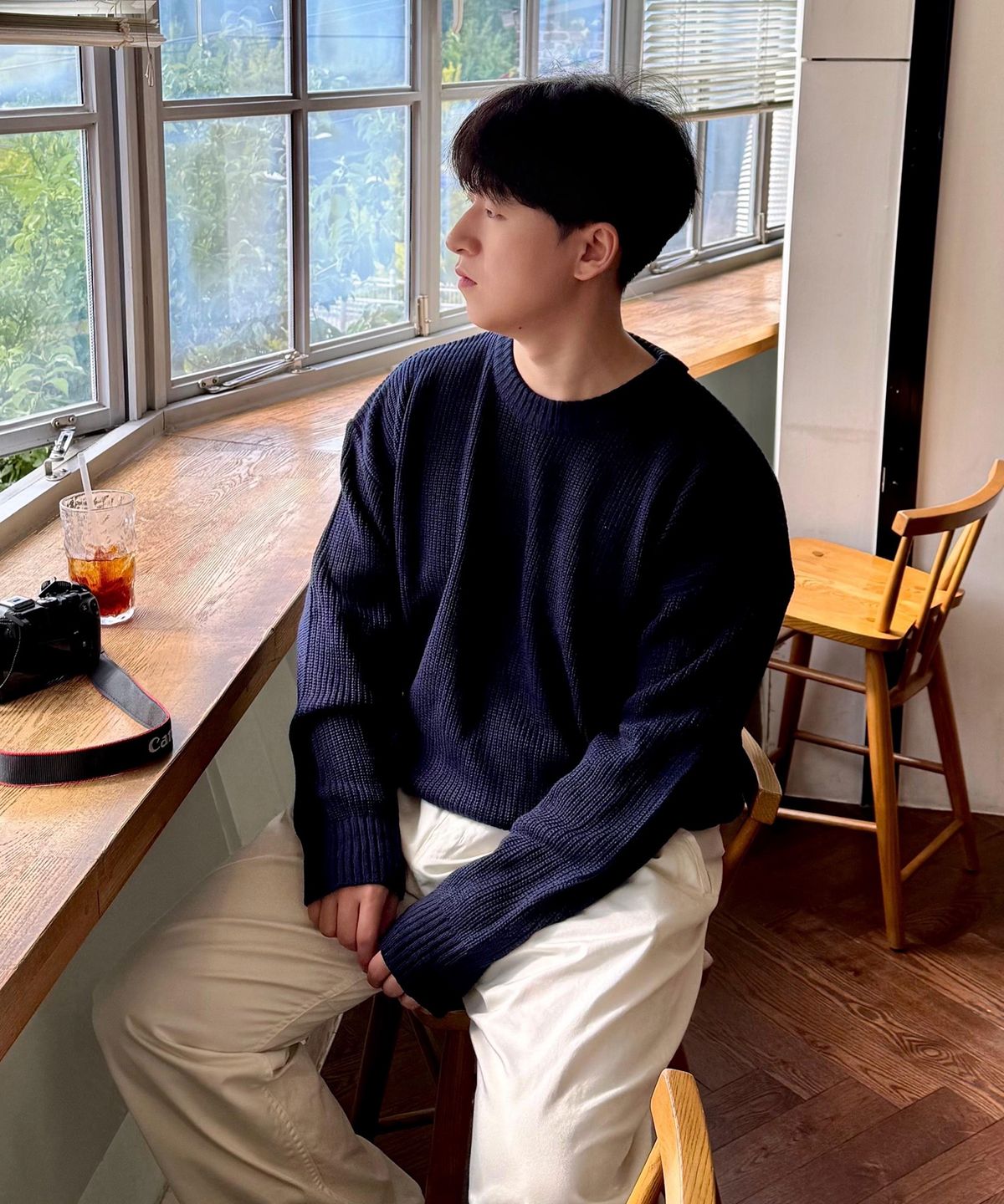 블론드나인(BLOND9) 크루넥 리브 니트 스웨터_네이비