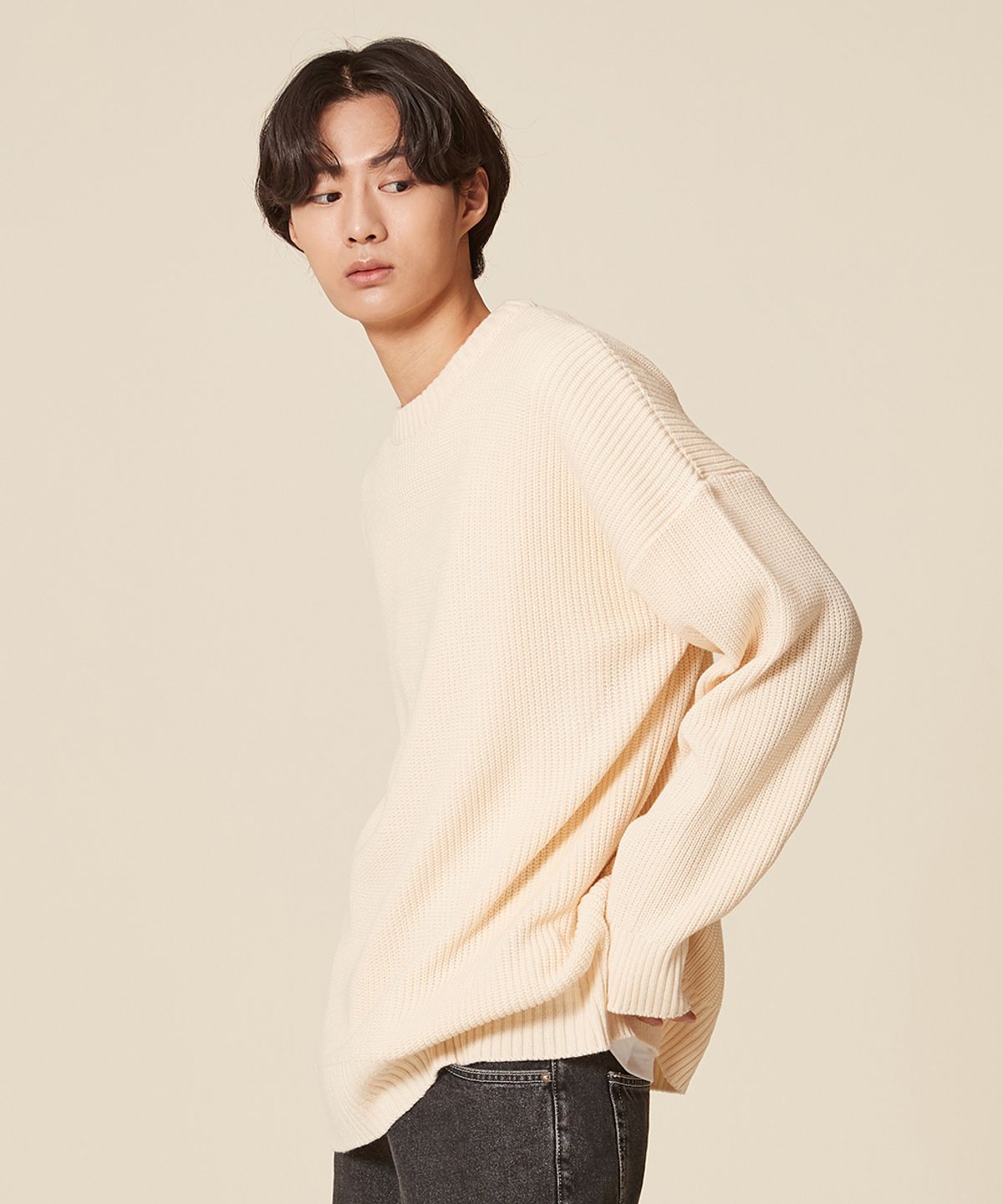 블론드나인(BLOND9) 크루넥 리브 니트 스웨터_아이보리