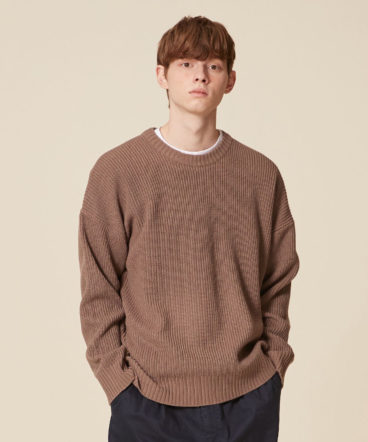 블론드나인(BLOND9) 크루넥 리브 니트 스웨터_브라운