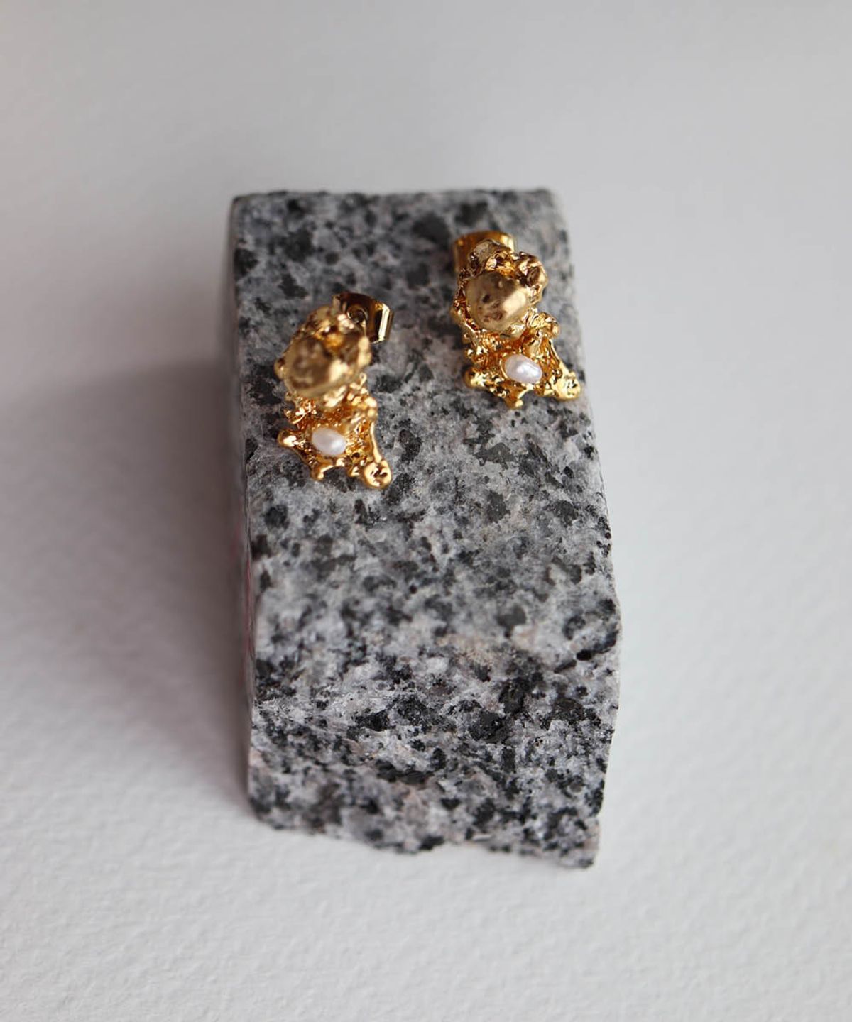 엘리오나(ELYONA) Celebration #51 Winter Treasure Studs
