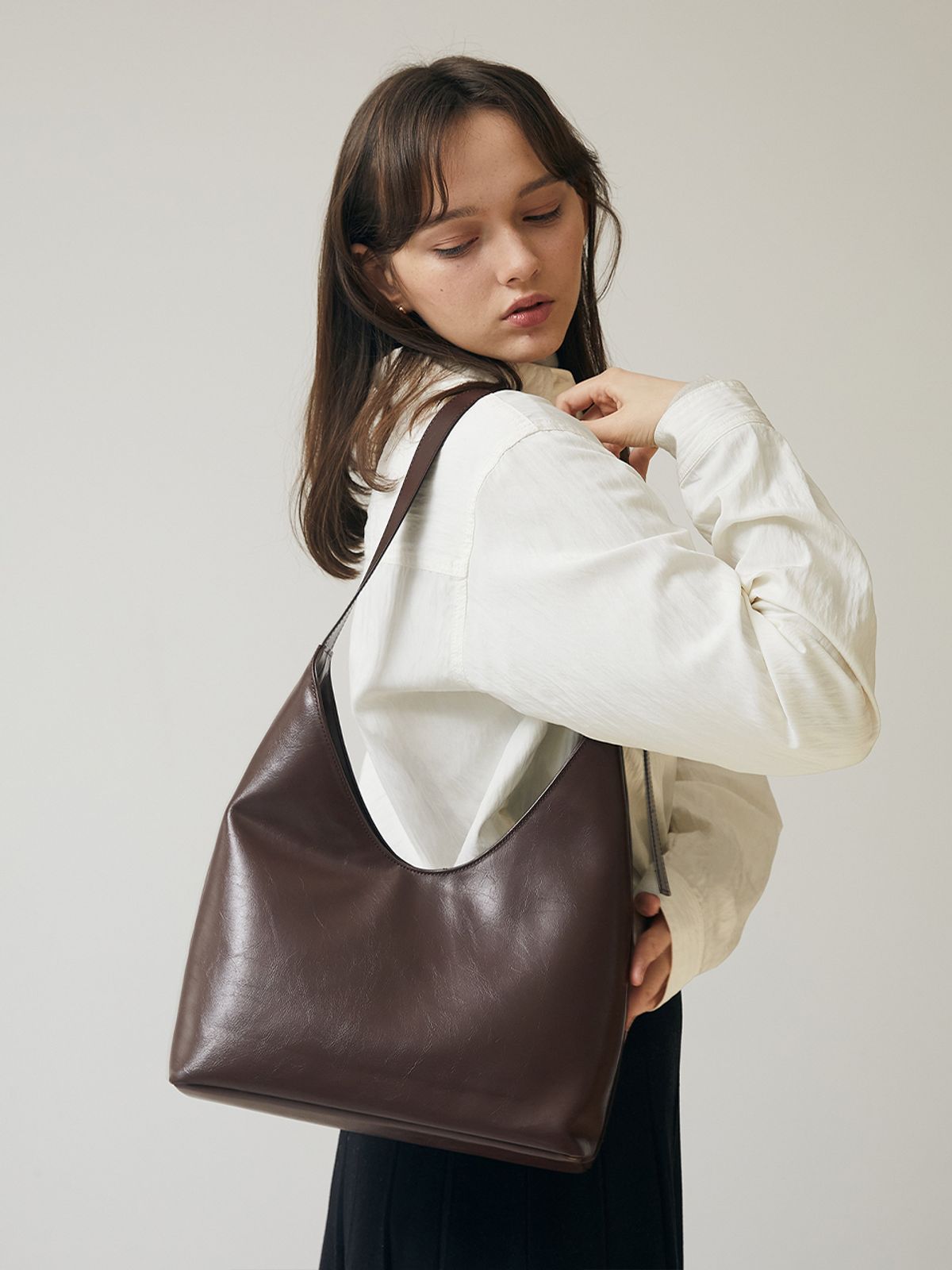 러브참(LOVECHARM) [셀레네 호보백] Selene hobo bag
