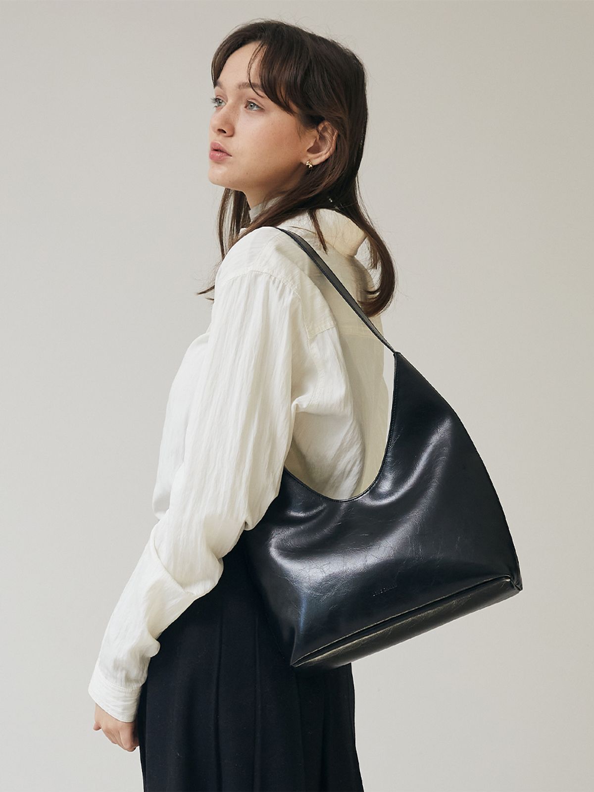 러브참(LOVECHARM) [셀레네 호보백] Selene hobo bag