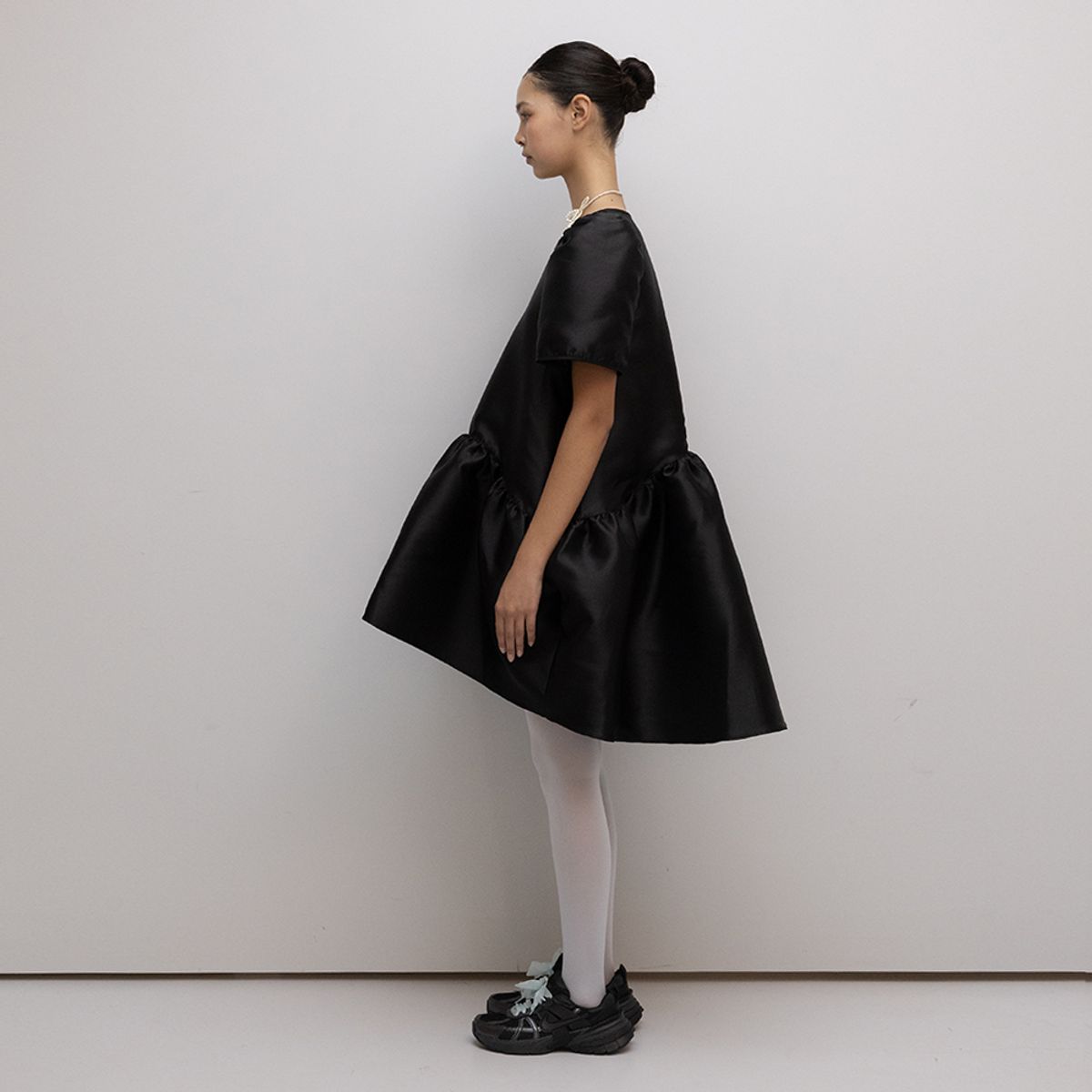 방떼(VENTE) Tiered high-low taffeta dress in Black