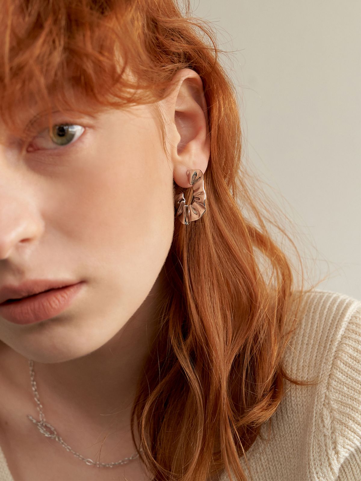 리엔느와르(leeENoir) Gathered Earring (2color)